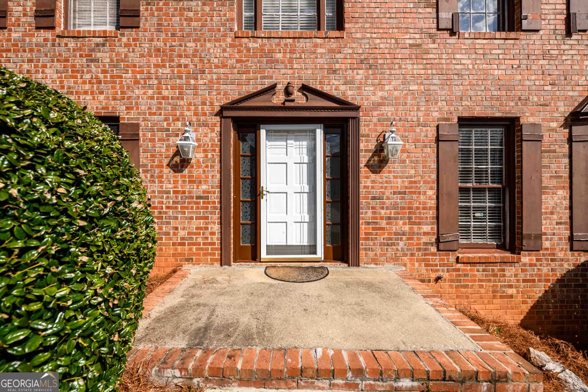 4 bedroom, 2.5 bathroom, 2,805 sq ft single family residence for sale at 6420 Phillips Place, Lithonia, GA 30058 — photo 4