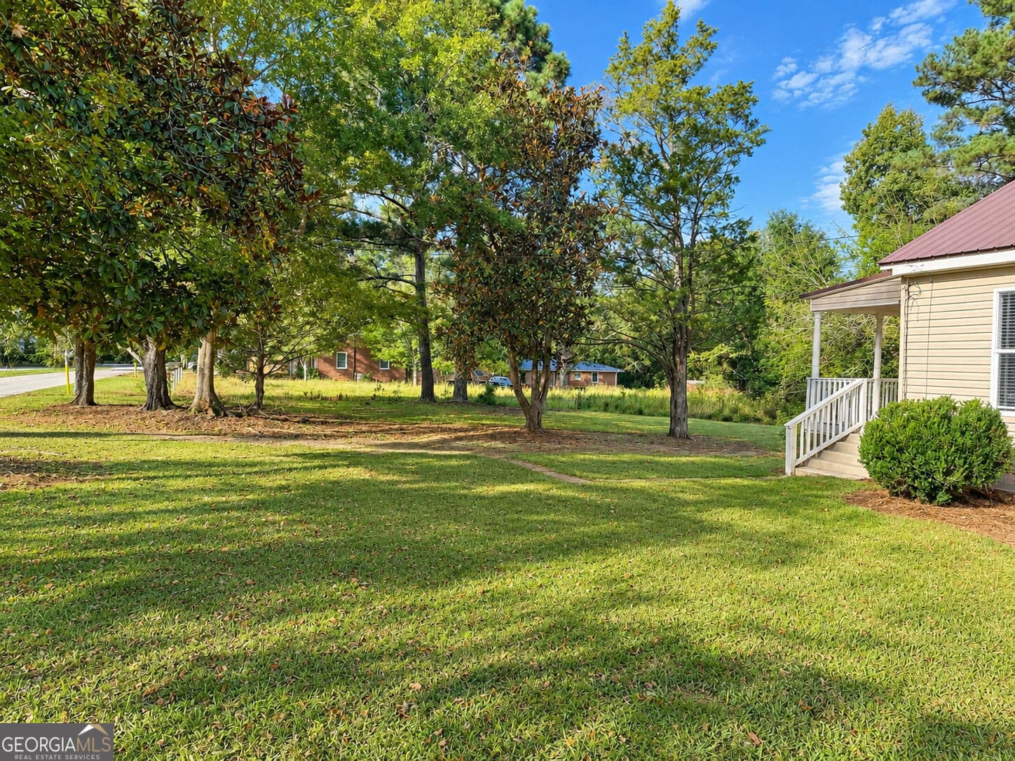 2 bedroom, 2 bathroom, 816 sq ft single family residence for sale at 103 Whitehead Circle, Athens, GA 30606 — photo 2