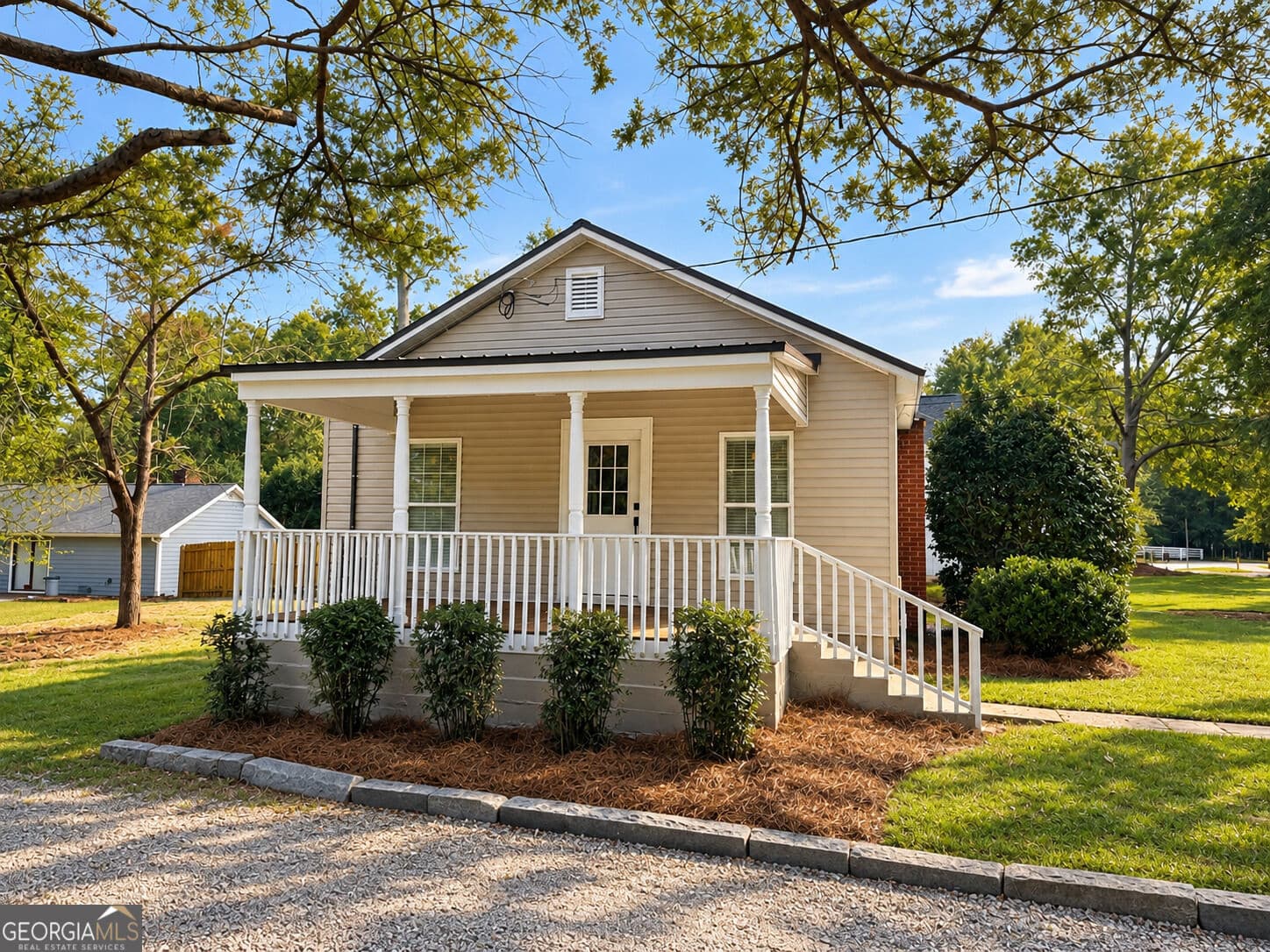 2 bedroom, 2 bathroom, 816 sq ft single family residence for sale at 103 Whitehead Circle, Athens, GA 30606 — photo 1 of 23