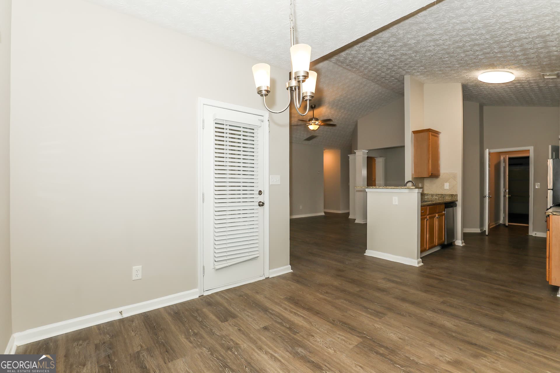 3 bedroom, 2 bathroom, 1,706 sq ft single family residence for sale at 1055 Maple Leaf Drive, Mcdonough, GA 30253 — photo 6