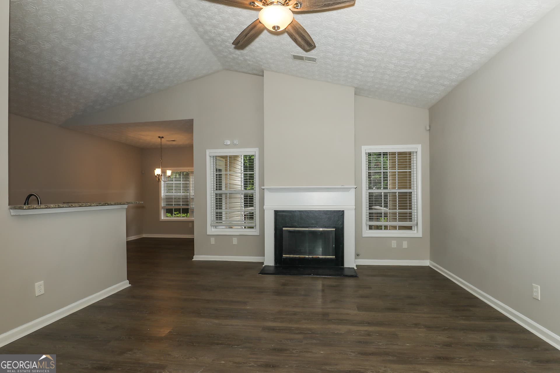 3 bedroom, 2 bathroom, 1,706 sq ft single family residence for sale at 1055 Maple Leaf Drive, Mcdonough, GA 30253 — photo 3