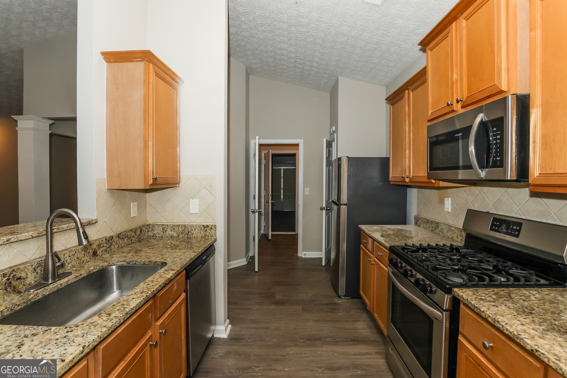 3 bedroom, 2 bathroom, 1,706 sq ft single family residence for sale at 1055 Maple Leaf Drive, Mcdonough, GA 30253 — photo 10