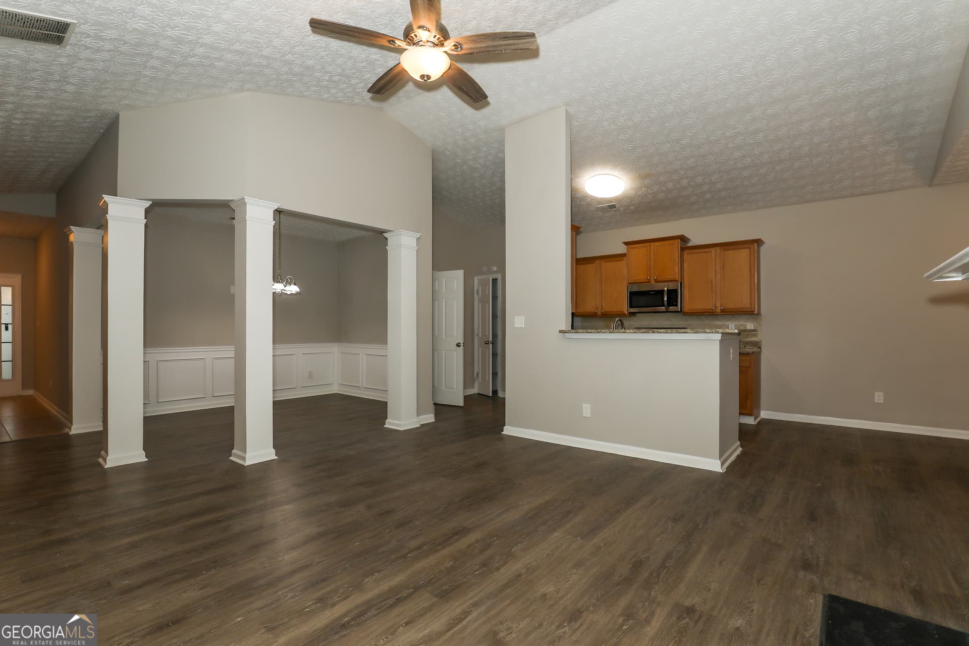 3 bedroom, 2 bathroom, 1,706 sq ft single family residence for sale at 1055 Maple Leaf Drive, Mcdonough, GA 30253 — photo 4