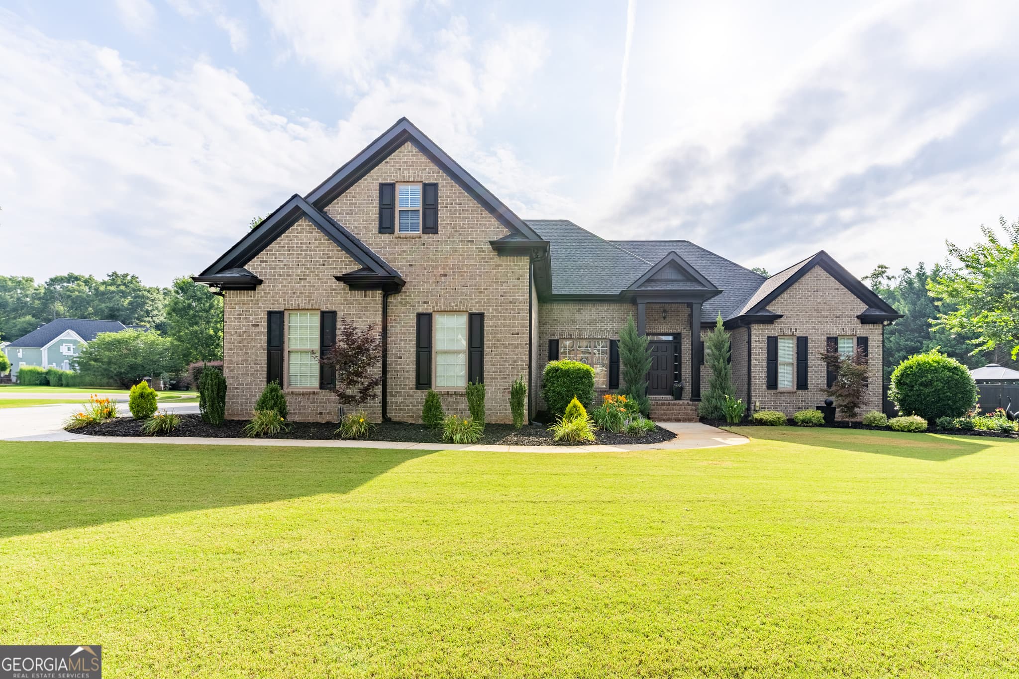 4 bedroom, 3.5 bathroom, 3,342 sq ft single family residence for sale at 1070 Saint Albans Path, Watkinsville, GA 30677 — photo 3