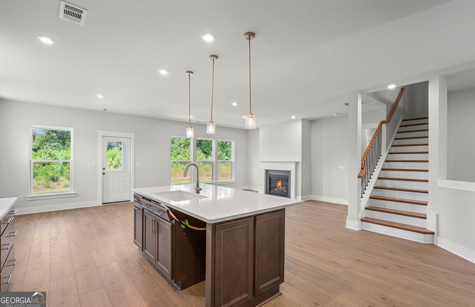 5 bedroom, 4 bathroom, 2,869 sq ft single family residence for sale at 235 Lucas Court, Jefferson, GA 30549 — photo 5