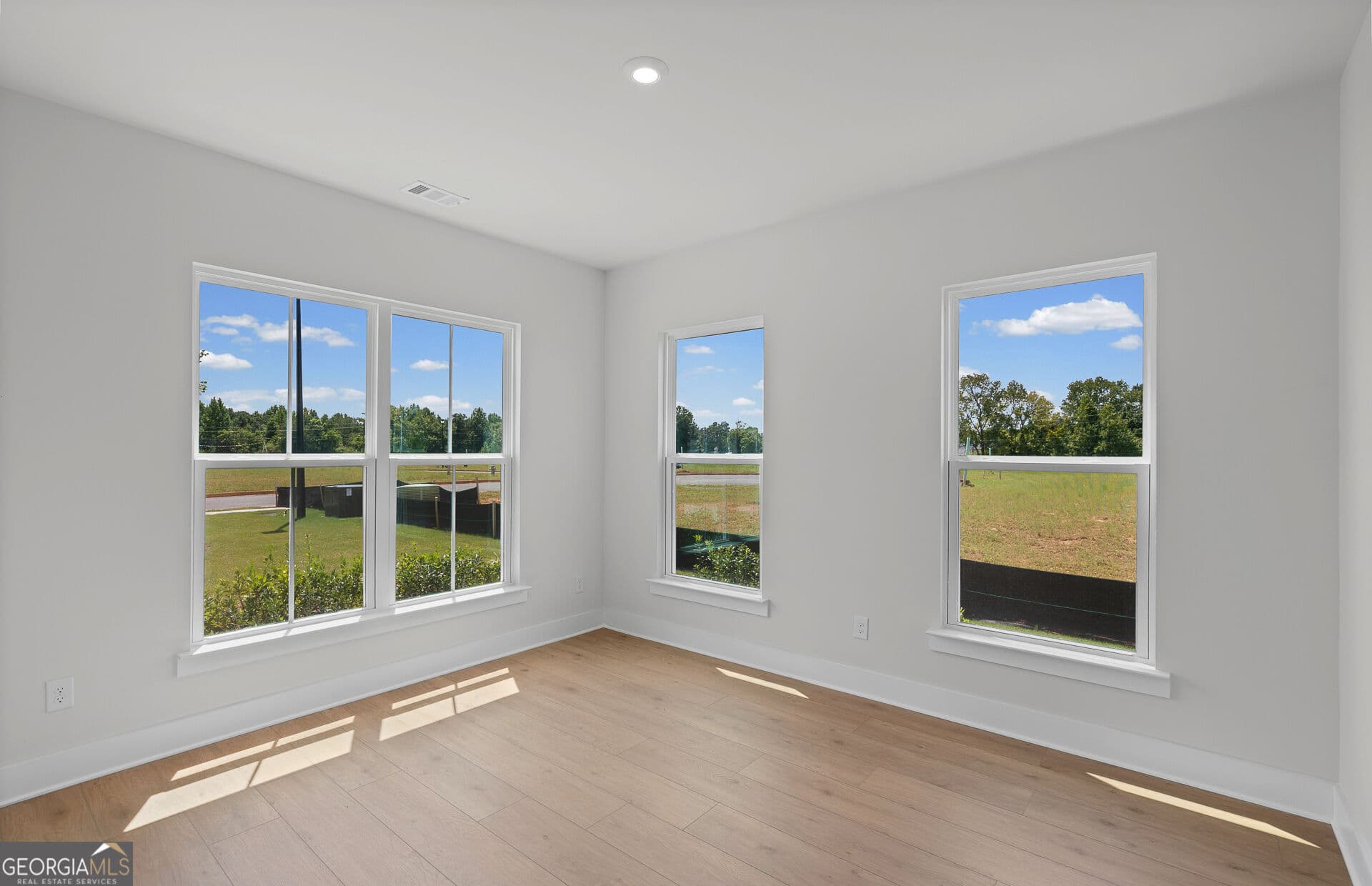 5 bedroom, 4 bathroom, 2,869 sq ft single family residence for sale at 235 Lucas Court, Jefferson, GA 30549 — photo 9