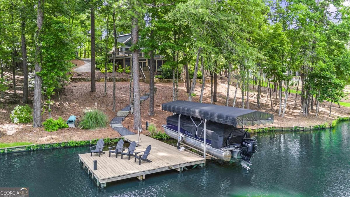 3 bedroom, 4 bathroom, 2,496 sq ft single family residence for sale at 1110 Cosby Circle, Greensboro, GA 30642 — photo 6