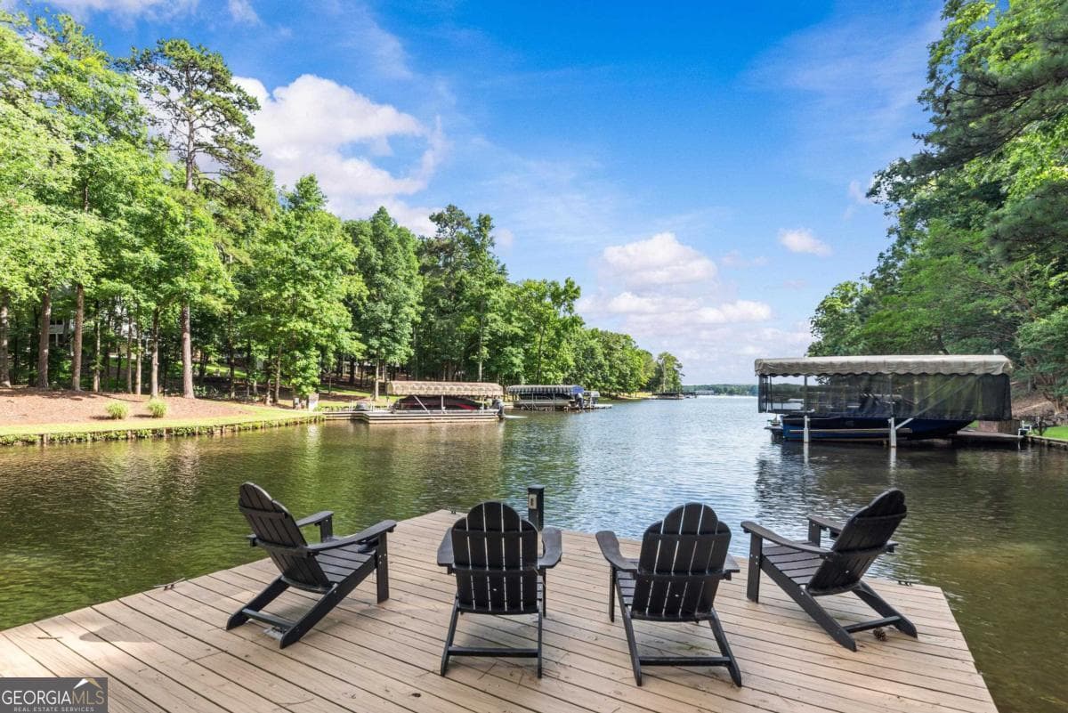 3 bedroom, 4 bathroom, 2,496 sq ft single family residence for sale at 1110 Cosby Circle, Greensboro, GA 30642 — photo 4