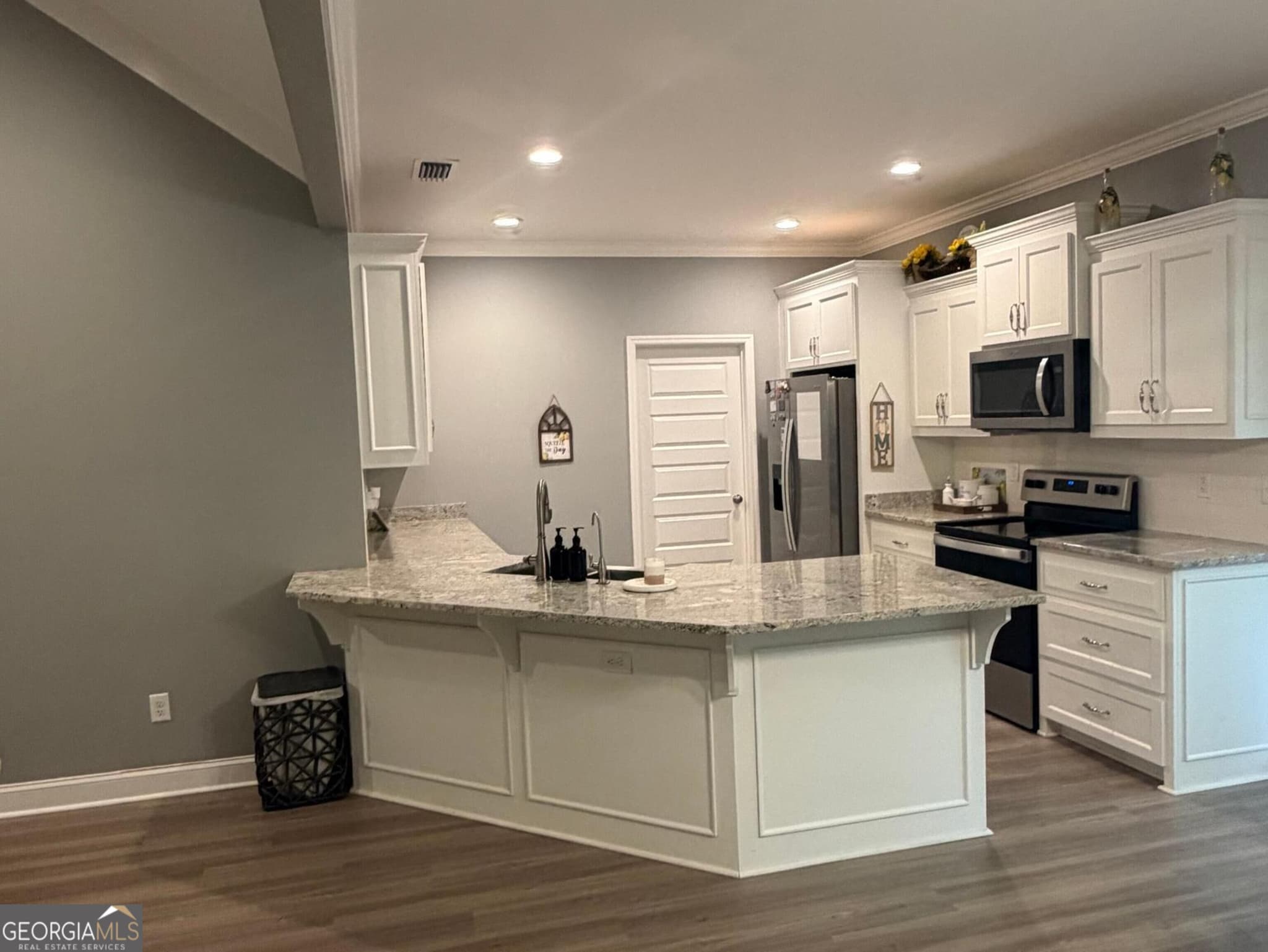4 bedroom, 2 bathroom, 2,238 sq ft single family residence for sale at 3904 Betty's Place, Hahira, GA 31632 — photo 3