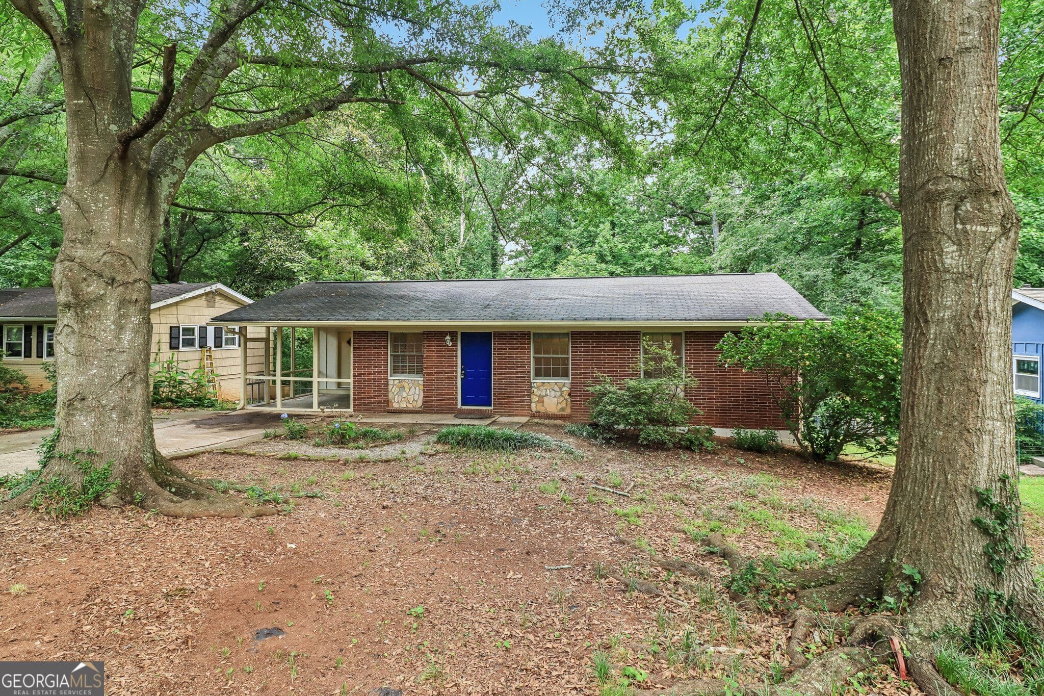 3 bedroom, 1.5 bathroom, 912 sq ft single family residence for sale at 923 Verdi Way, Clarkston, GA 30021