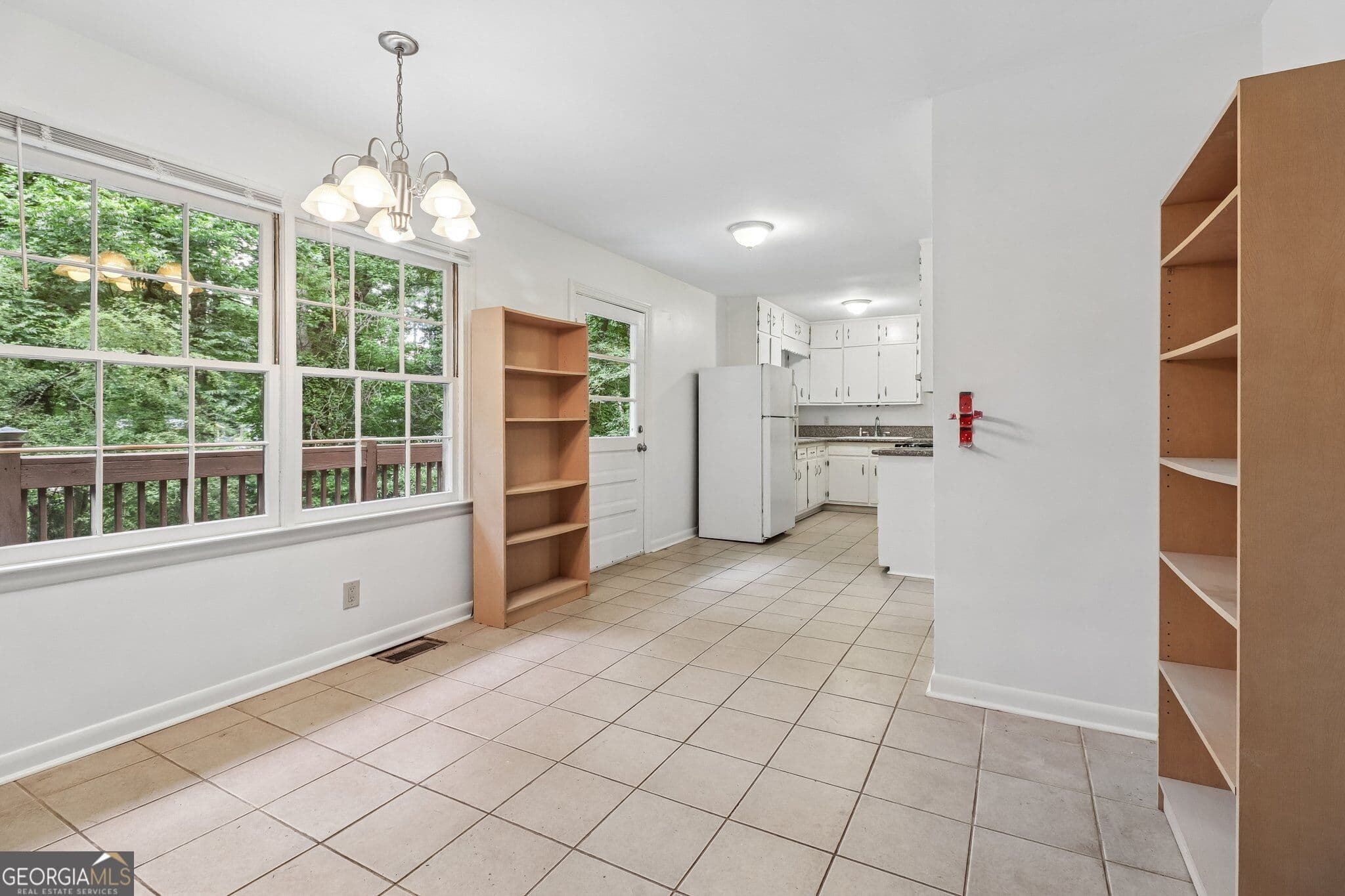 3 bedroom, 1.5 bathroom, 912 sq ft single family residence for sale at 923 Verdi Way, Clarkston, GA 30021 — photo 9