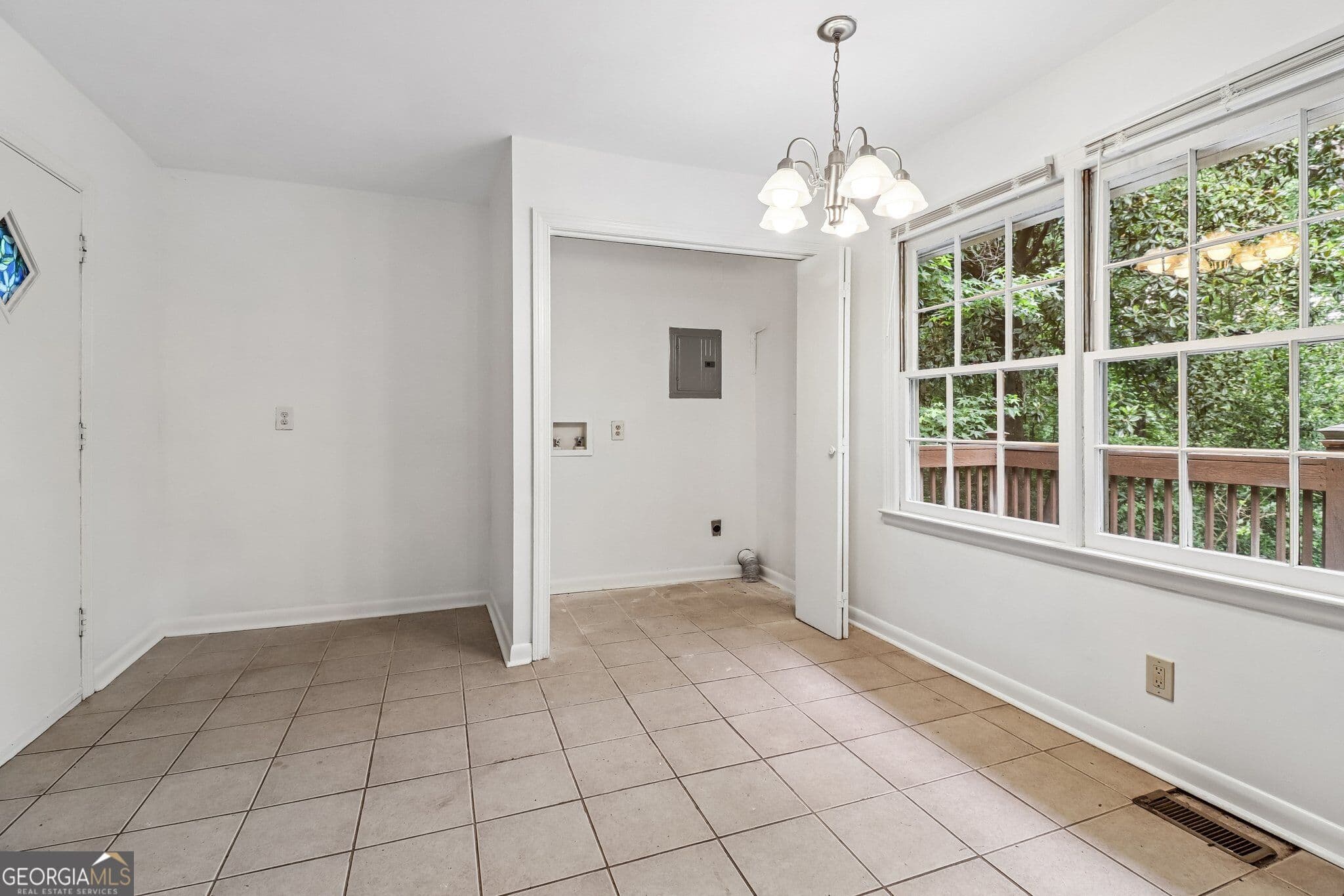 3 bedroom, 1.5 bathroom, 912 sq ft single family residence for sale at 923 Verdi Way, Clarkston, GA 30021 — photo 8