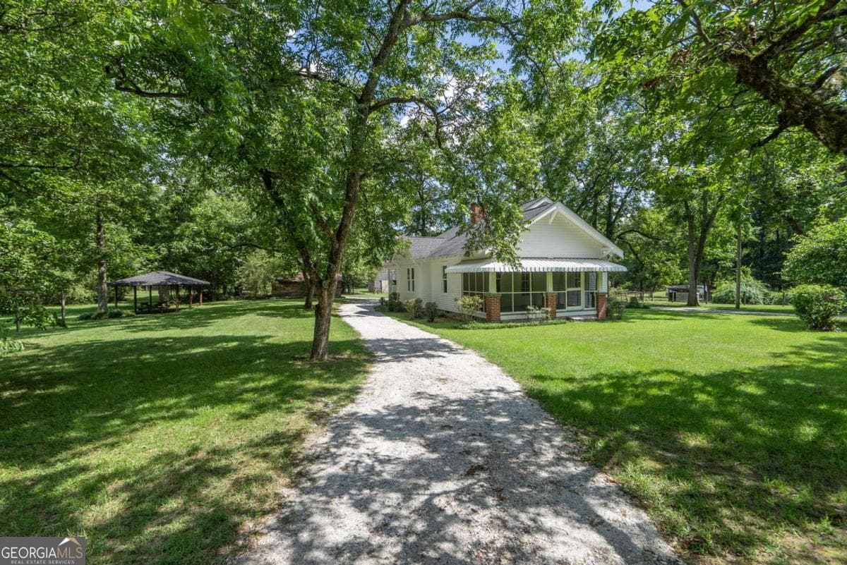 2 bedroom, 1 bathroom, 1,252 sq ft single family residence for rent at 5380 Guthrie Road, Loganville, GA 30052 for $2,250 a month — photo 4