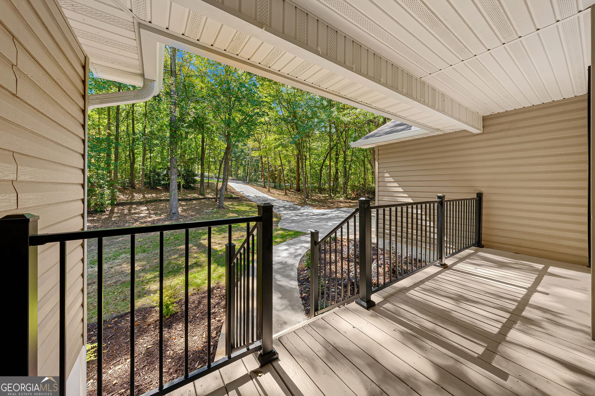 3 bedroom, 2 bathroom, 1,564 sq ft single family residence for sale at 416 Greenbriar Drive, Hartwell, GA 30643 — photo 4