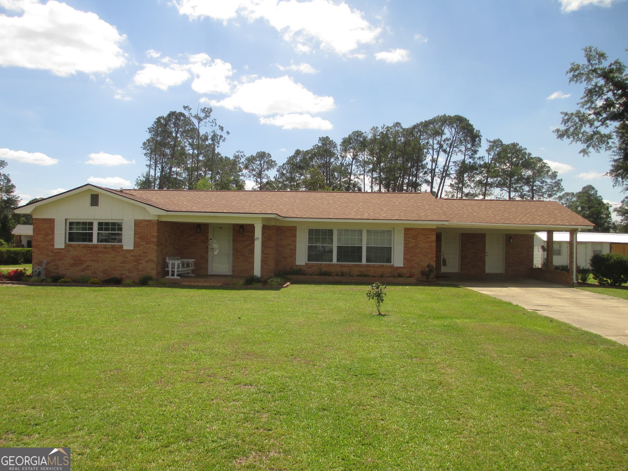 3 bedroom, 2 bathroom, 1,953 sq ft single family residence for sale at 29 Pine Forest Avenue, Hazlehurst, GA 31539