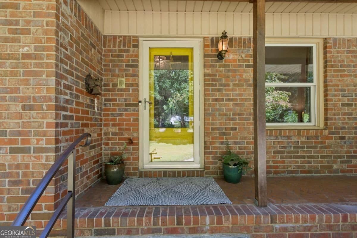 4 bedroom, 3 bathroom, 2,114 sq ft single family residence for sale at 2458 Emory Lane, Marietta, GA 30068 — photo 8