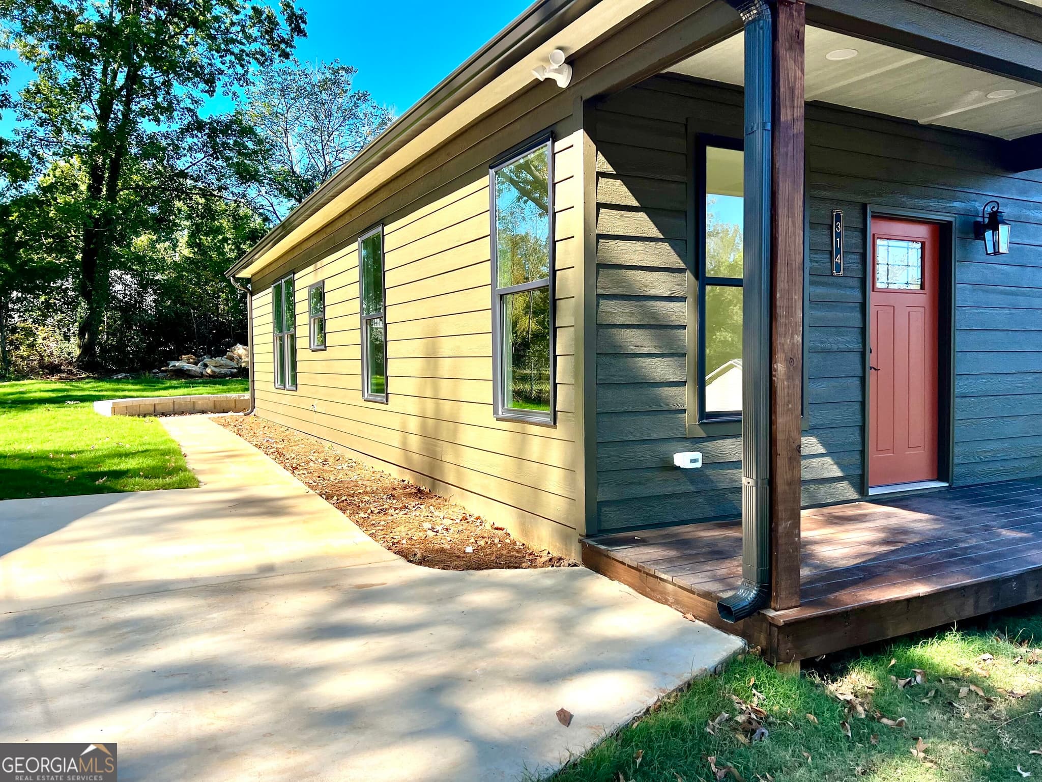 2 bedroom, 1 bathroom, 966 sq ft single family residence for sale at 314 Wilson Avenue, Rome, GA 30161 — photo 3