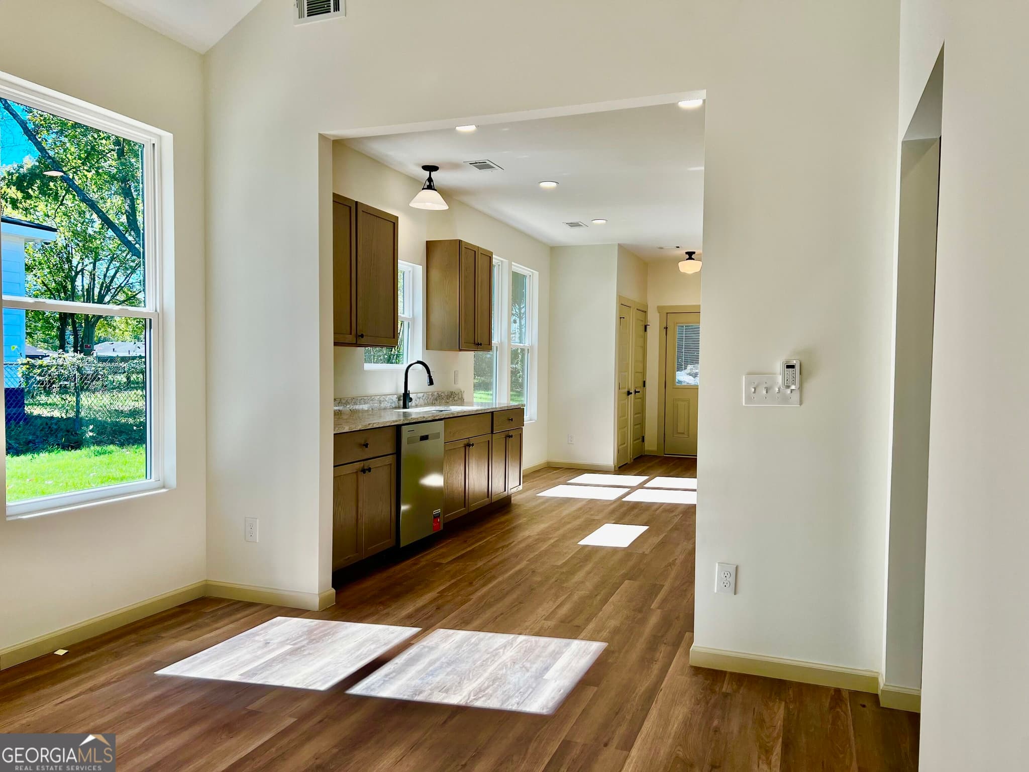 2 bedroom, 1 bathroom, 966 sq ft single family residence for sale at 314 Wilson Avenue, Rome, GA 30161 — photo 4