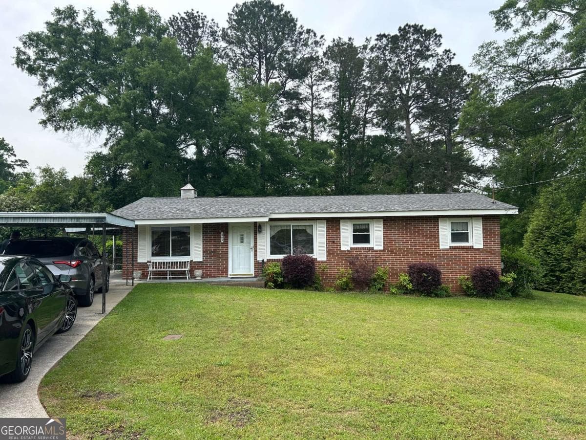 3 bedroom, 1 bathroom, 1,116 sq ft single family residence sold at 201 Magnolia Circle, Milledgeville, GA 31061