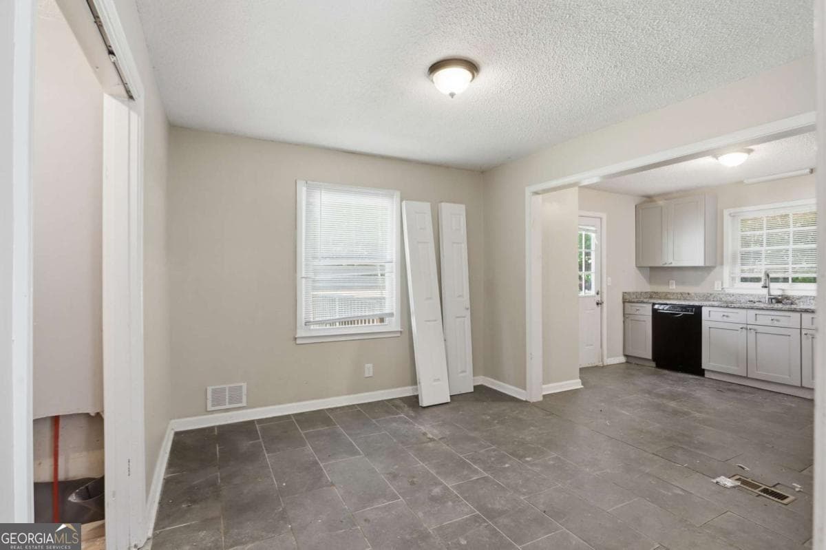 3 bedroom, 2 bathroom, 1,196 sq ft single family residence for sale at 55 Grant Drive, Cartersville, GA 30121 — photo 7