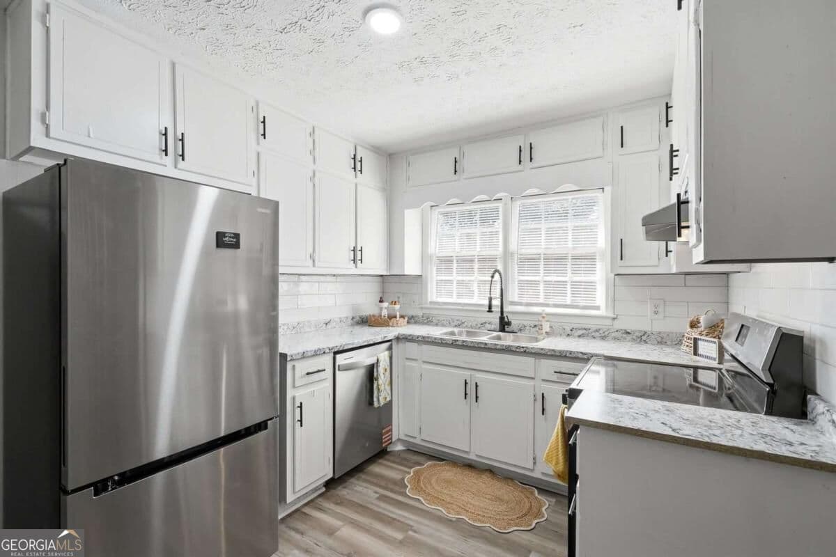 multi family,townhouse for sale at 1071 Heritage Drive, Greensboro, GA 30642 — photo 5