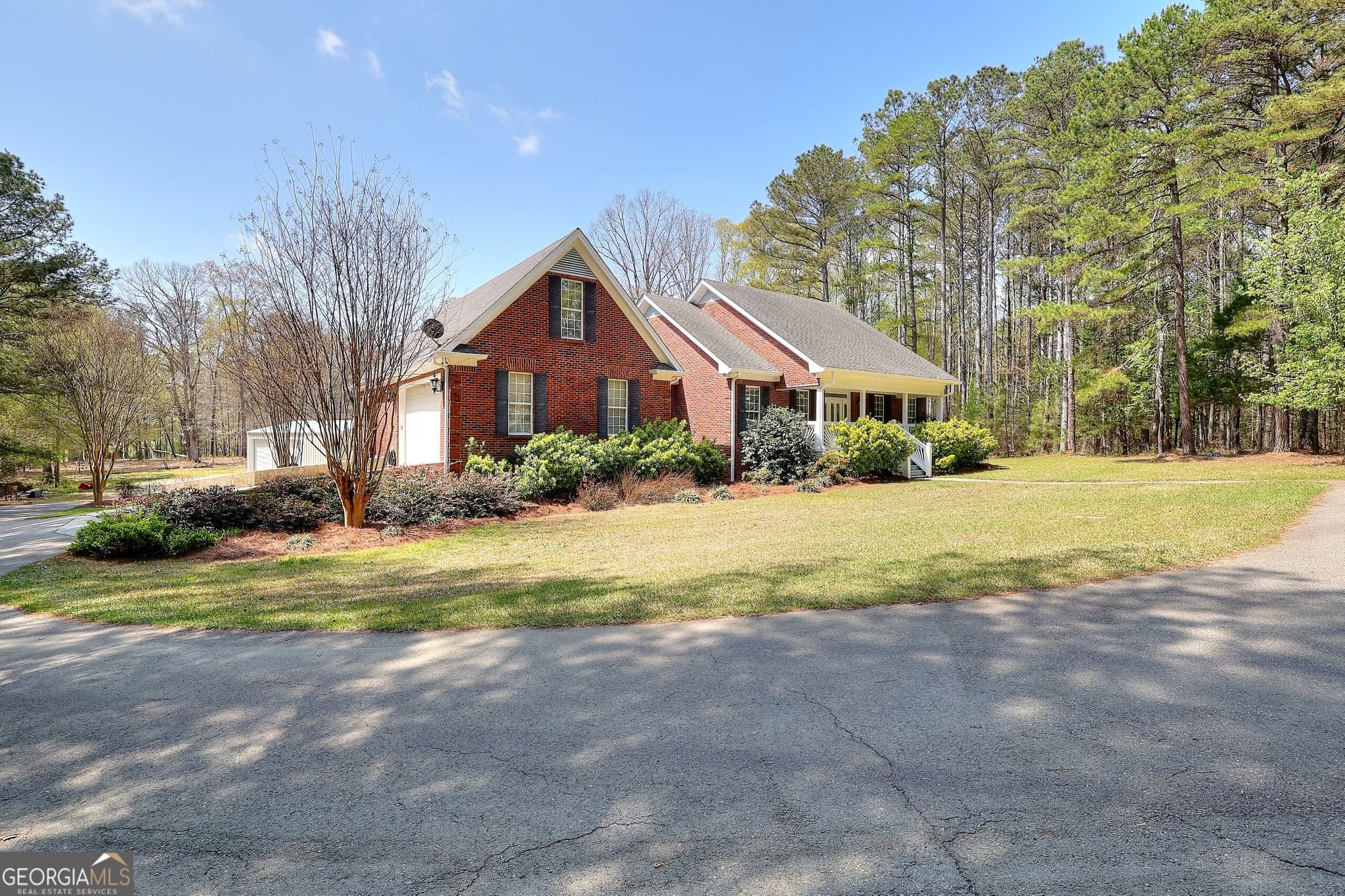 4 bedroom, 2.5 bathroom, 2,642 sq ft single family residence for sale at 452 452 Mount Vernon Road, Monroe, GA 30655 — photo 2