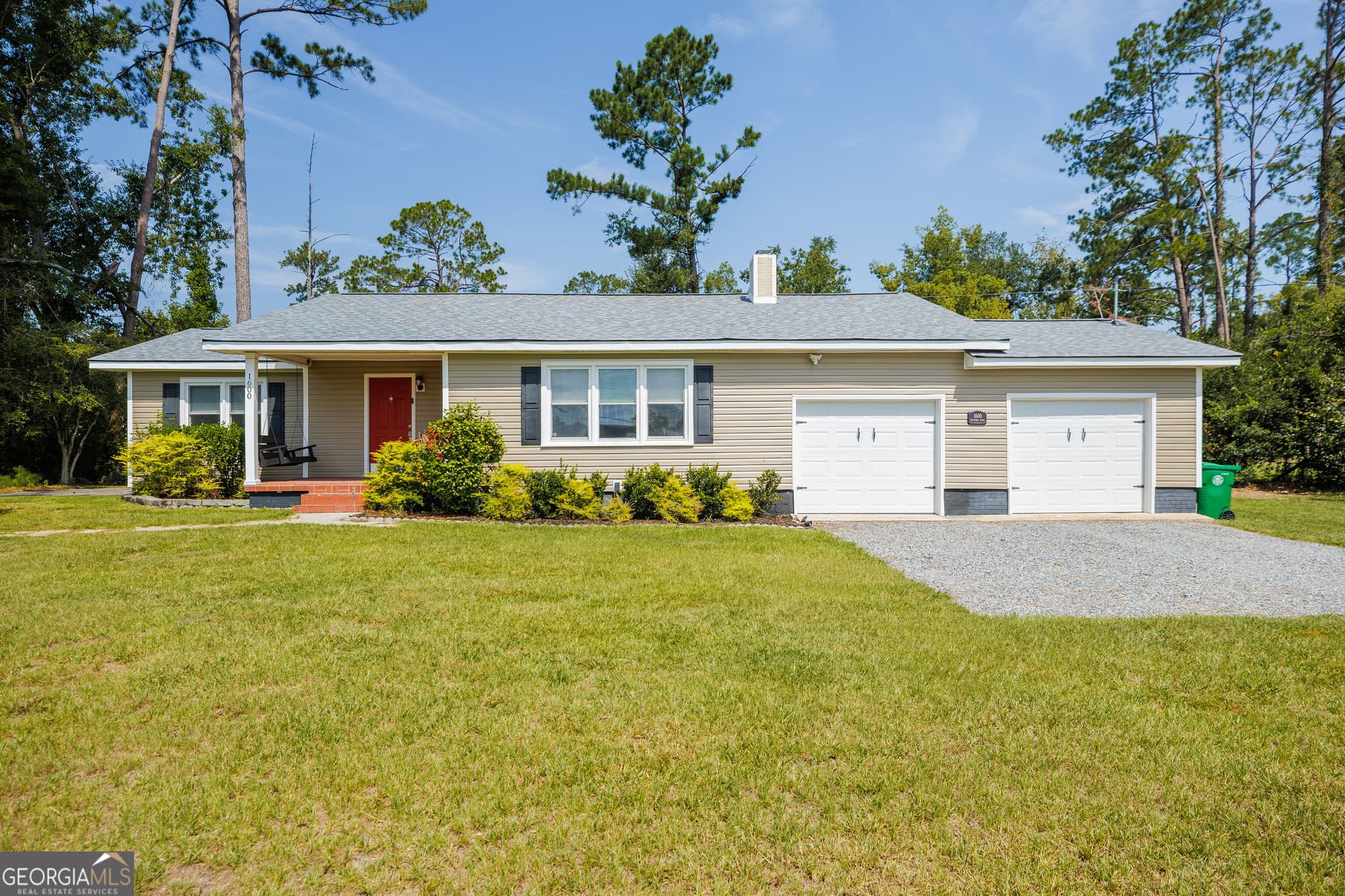 3 bedroom, 2 bathroom, 1,597 sq ft single family residence for sale at 1600 Beauford Place, Valdosta, GA 31602