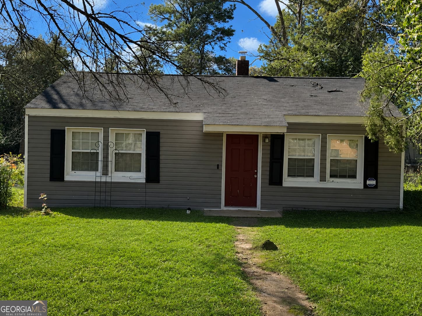 3 bedroom, 2 bathroom, 1,344 sq ft single family residence for sale at 207 Eaker Drive, Warner Robins, GA 31088 — photo 1 of 34