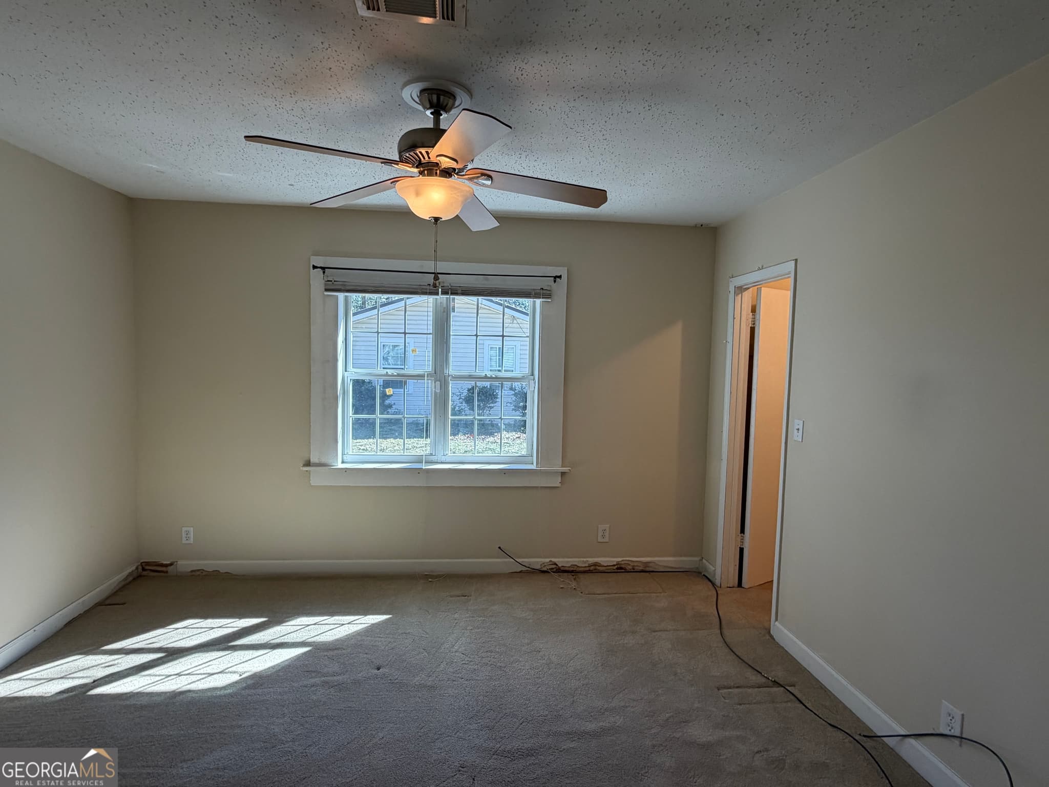 3 bedroom, 2 bathroom, 1,344 sq ft single family residence for sale at 207 Eaker Drive, Warner Robins, GA 31088 — photo 4