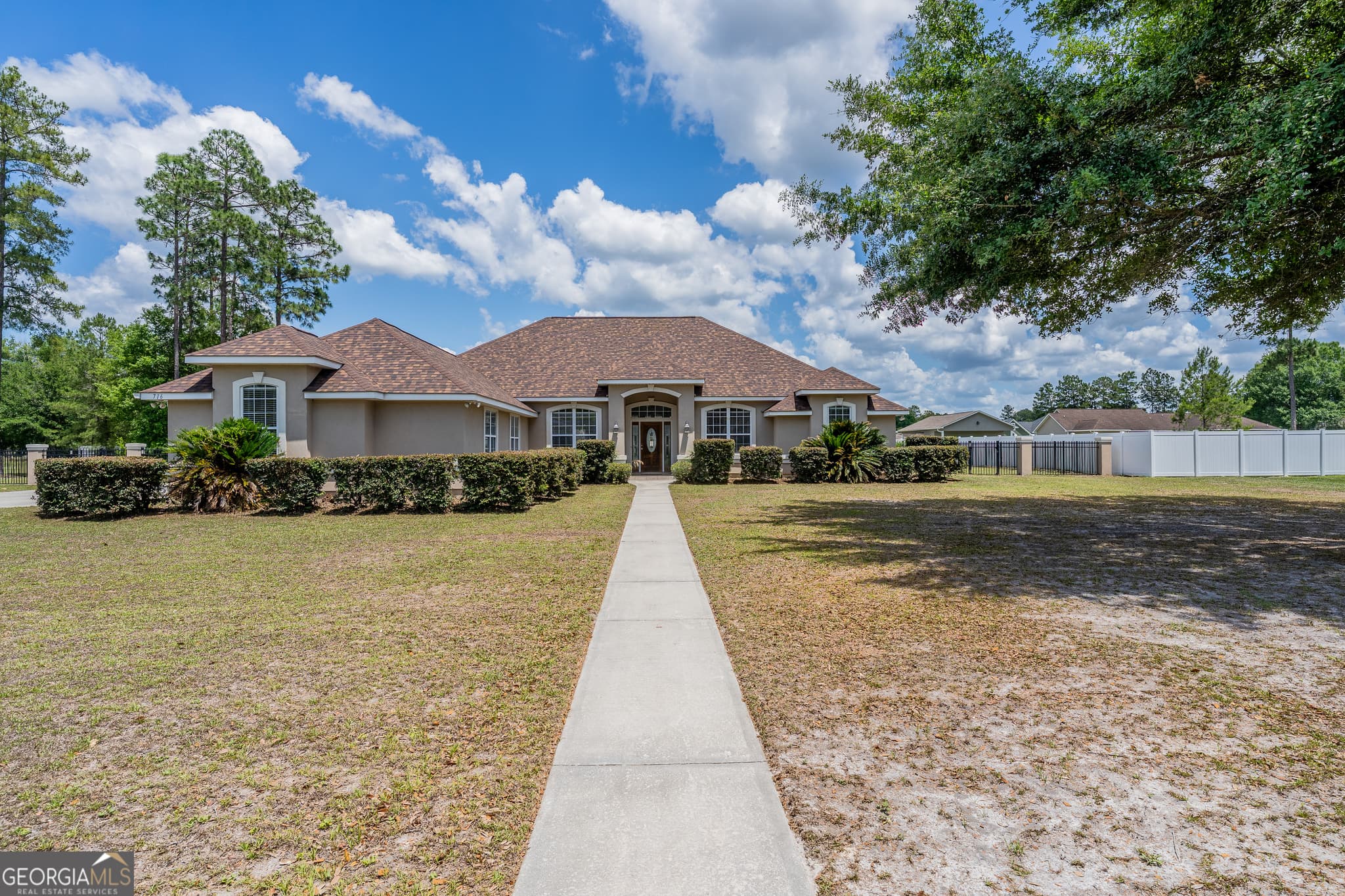 4 bedroom, 3 bathroom, 2,540 sq ft single family residence sold at 716 Stonewall Jackson Place, Waycross, GA 31503