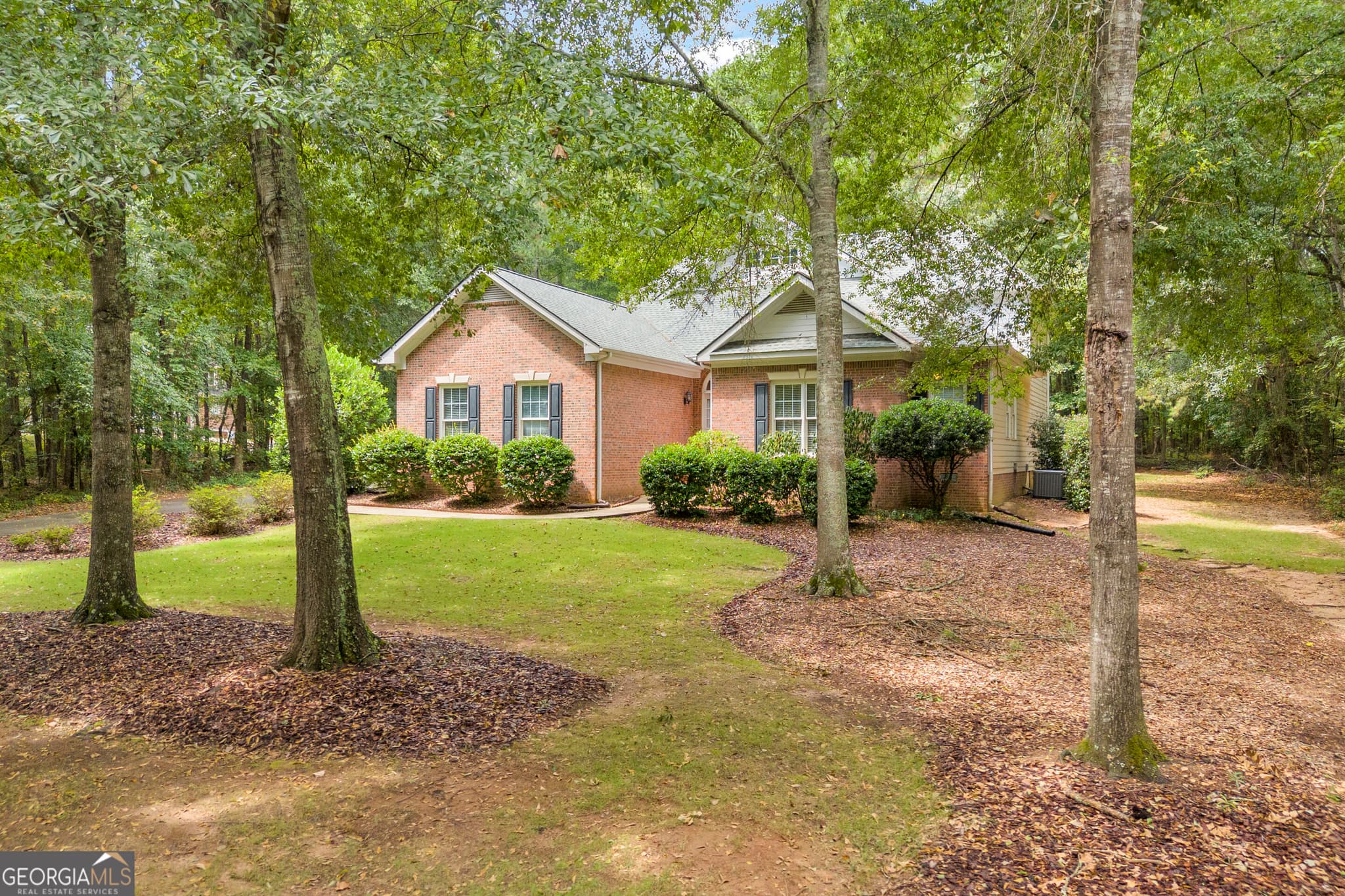 4 bedroom, 3 bathroom, 2,942 sq ft single family residence for sale at 1650 Oconee Crossing Circle, Bogart, GA 30622 — photo 2