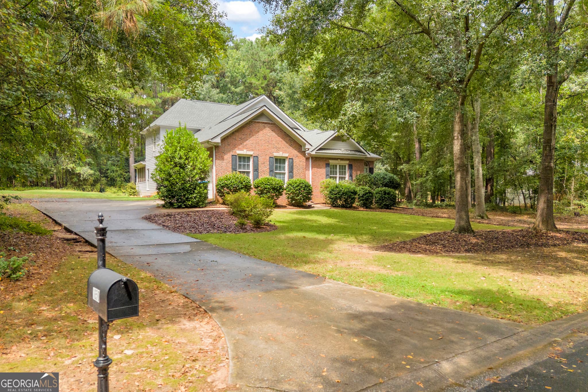 4 bedroom, 3 bathroom, 2,942 sq ft single family residence for sale at 1650 Oconee Crossing Circle, Bogart, GA 30622 — photo 3