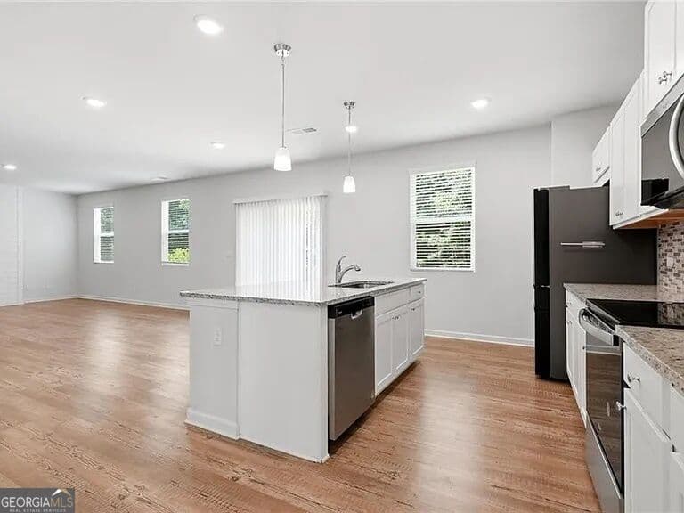 5 bedroom, 3 bathroom, 2,884 sq ft single family residence for rent at 384 Summerwood Lane, Dawsonville, GA 30534 for $2,800 a month — photo 8