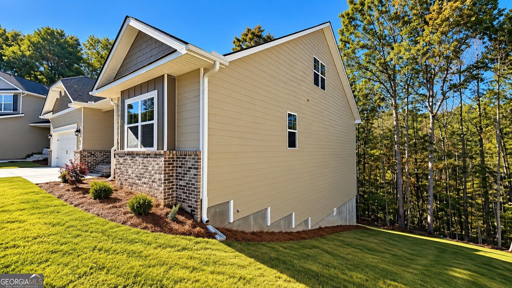5 bedroom, 4 bathroom, 3,804 sq ft single family residence for sale at 642 Bald Ridge Circle, Demorest, GA 30535 — photo 3