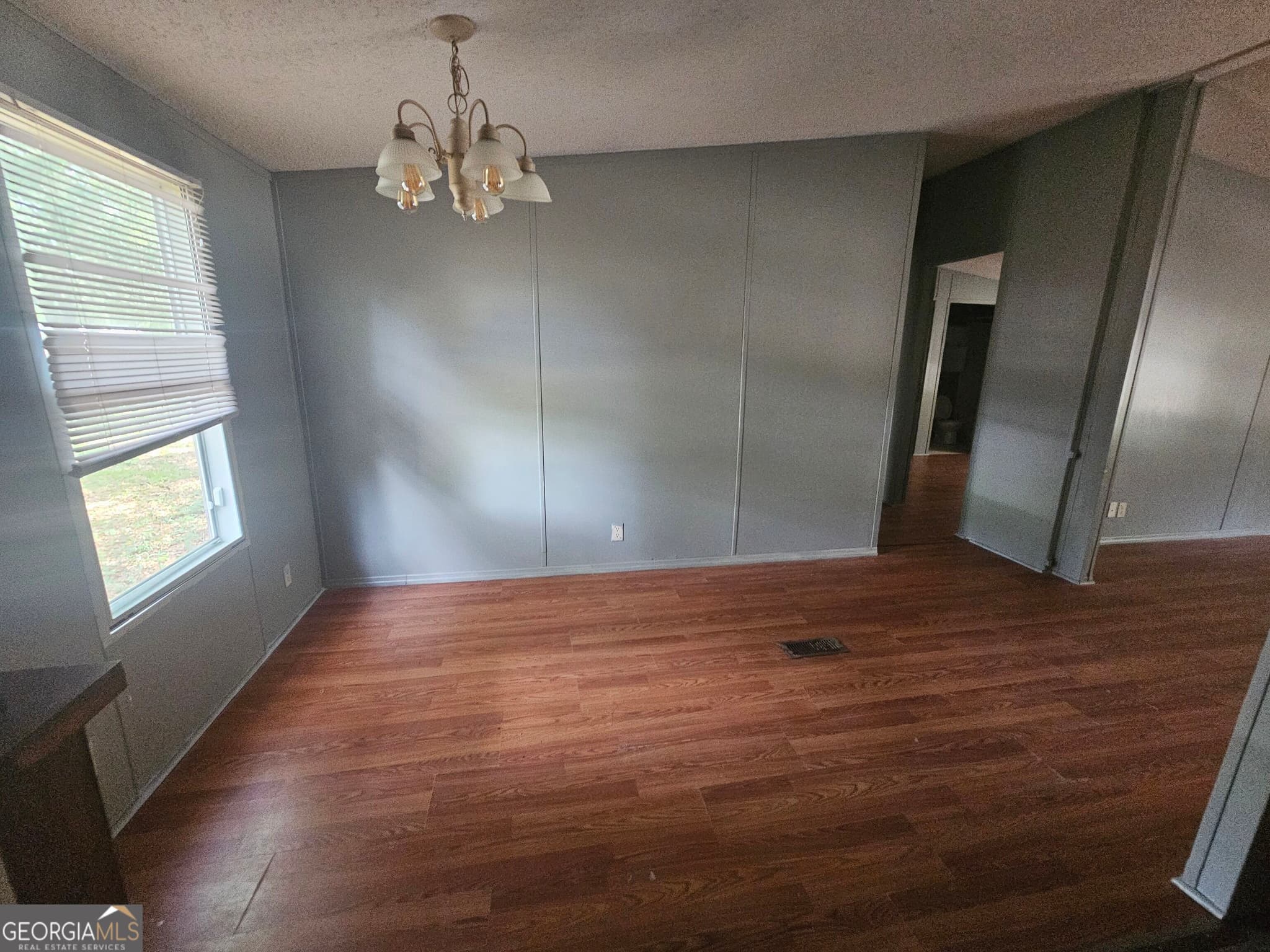 3 bedroom, 3 bathroom, 1,792 sq ft single family residence for sale at 33 Sherwood Forest Drive, Allenhurst, GA 31301 — photo 6