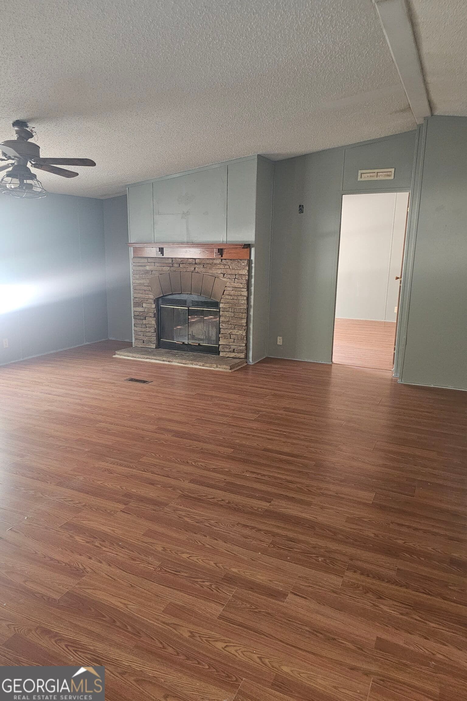 3 bedroom, 3 bathroom, 1,792 sq ft single family residence for sale at 33 Sherwood Forest Drive, Allenhurst, GA 31301 — photo 9
