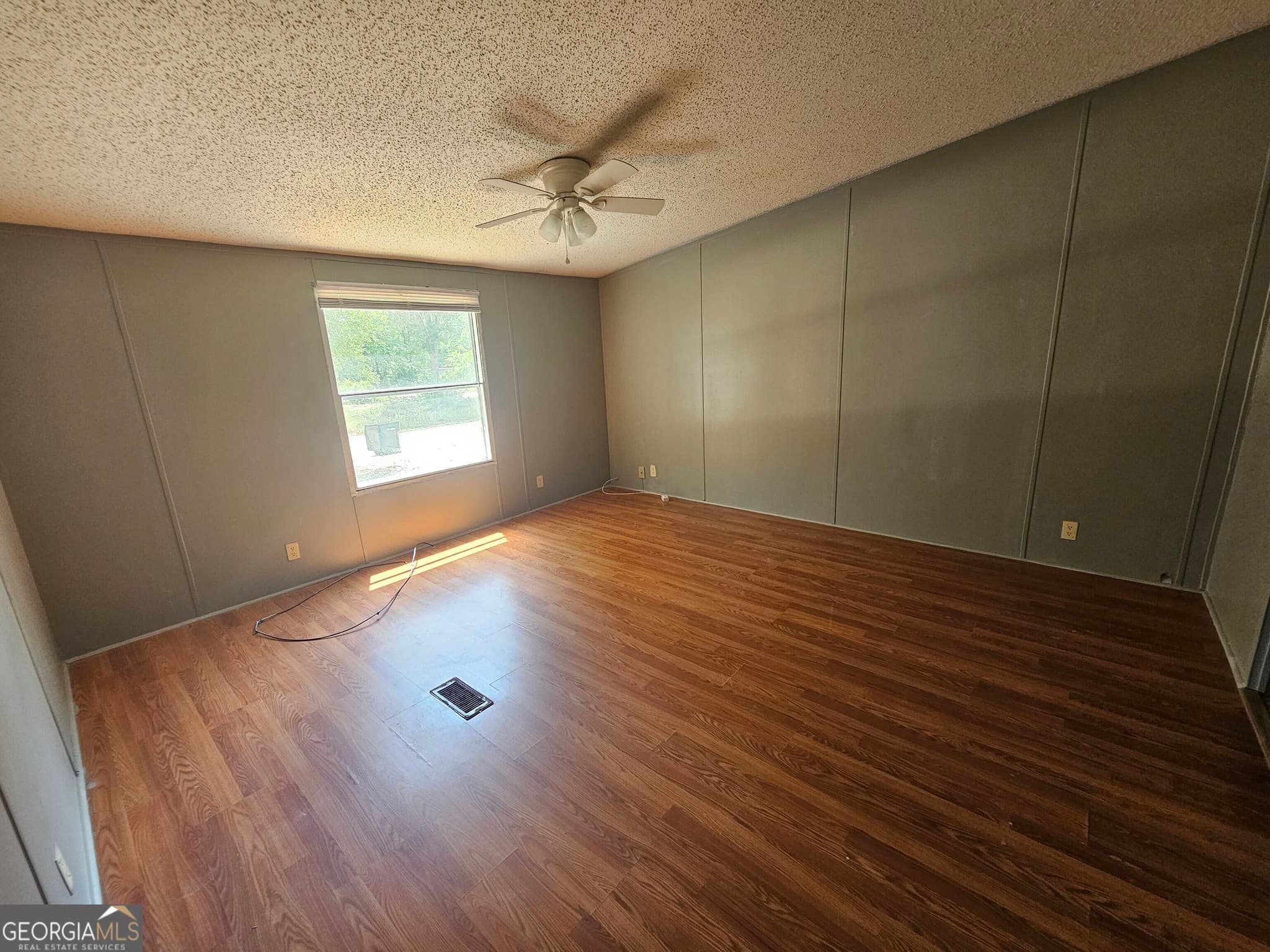 3 bedroom, 3 bathroom, 1,792 sq ft single family residence for sale at 33 Sherwood Forest Drive, Allenhurst, GA 31301 — photo 10