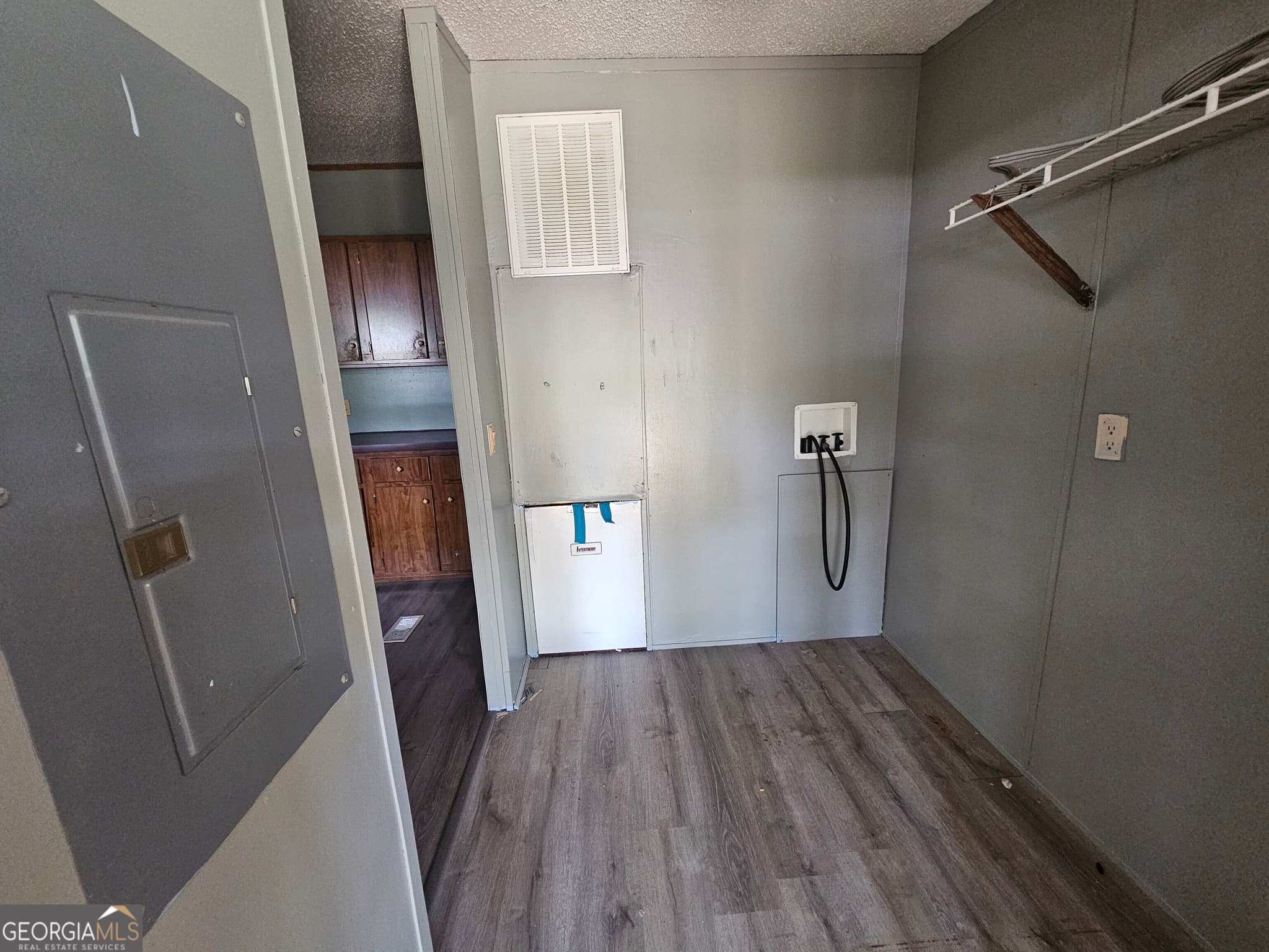 3 bedroom, 3 bathroom, 1,792 sq ft single family residence for sale at 33 Sherwood Forest Drive, Allenhurst, GA 31301 — photo 4