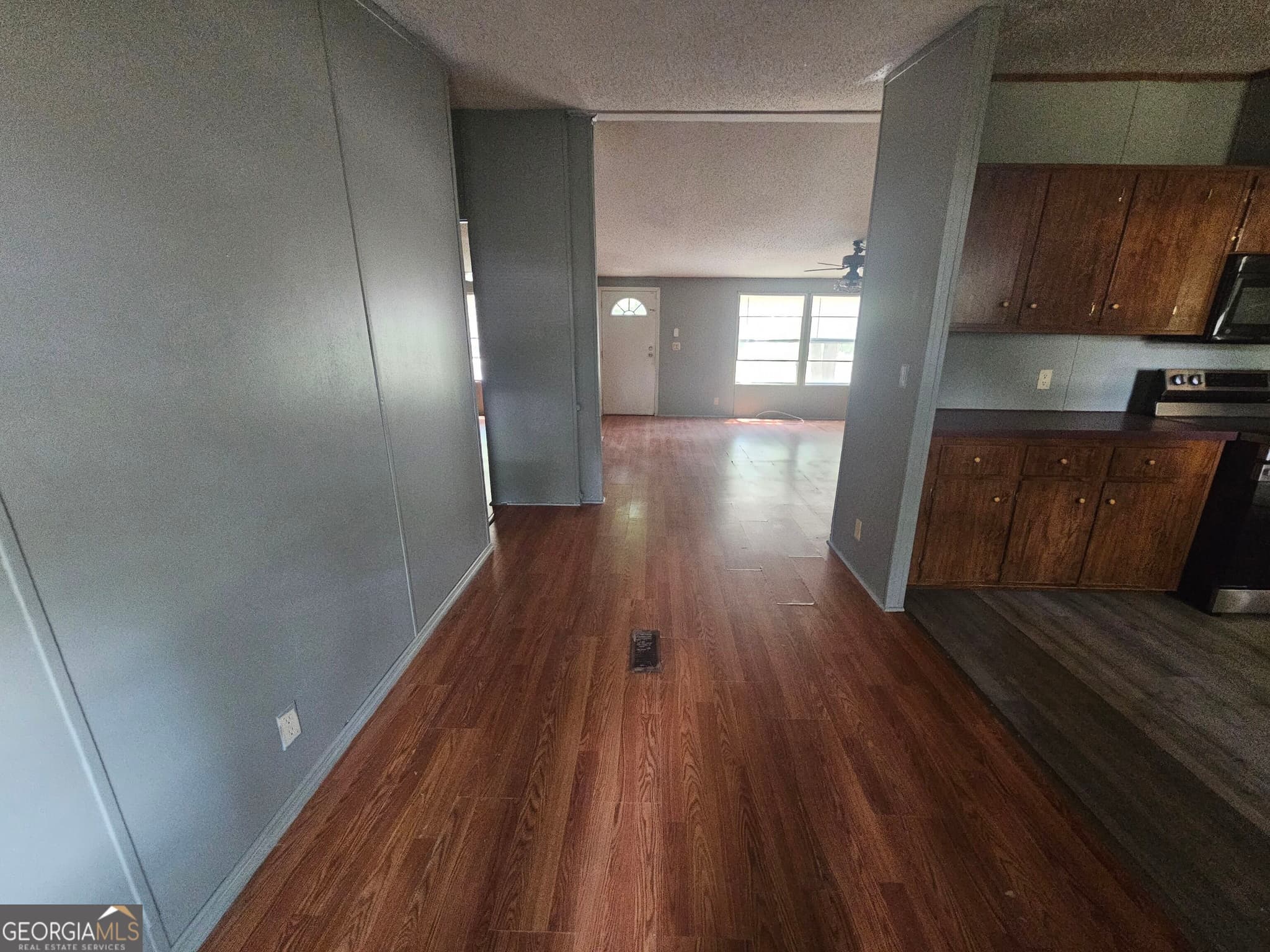 3 bedroom, 3 bathroom, 1,792 sq ft single family residence for sale at 33 Sherwood Forest Drive, Allenhurst, GA 31301 — photo 8