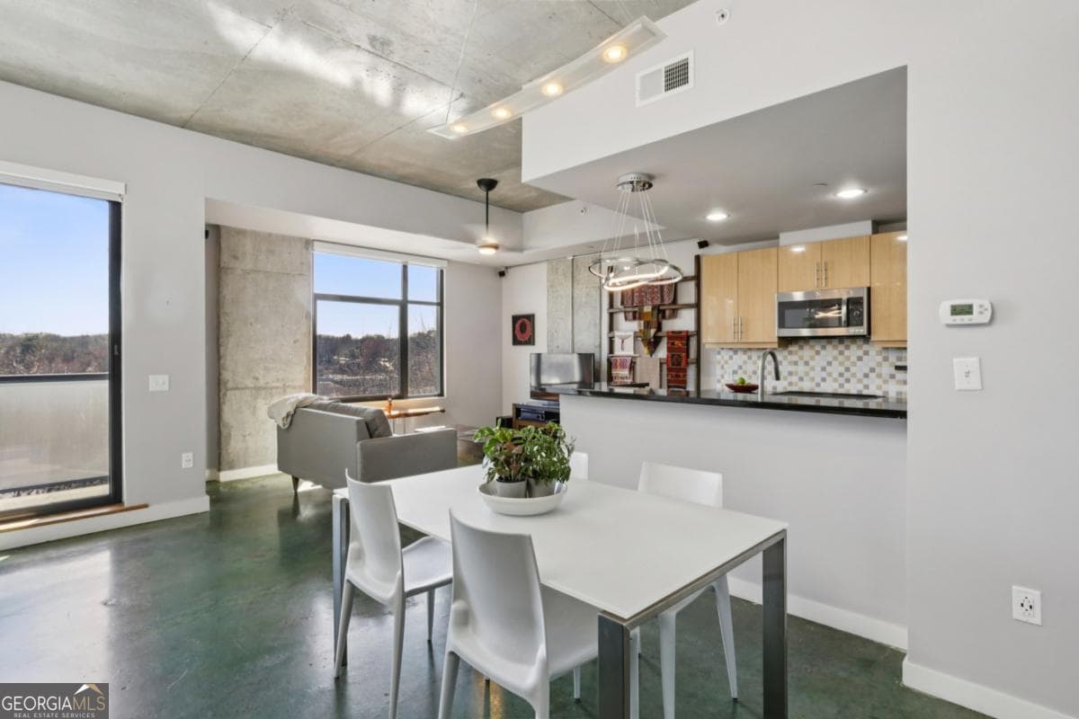 2 bedroom, 2 bathroom, 1,580 sq ft condominium for sale at 335 W Ponce De Leon Avenue 606, Decatur, GA 30030 — photo 7