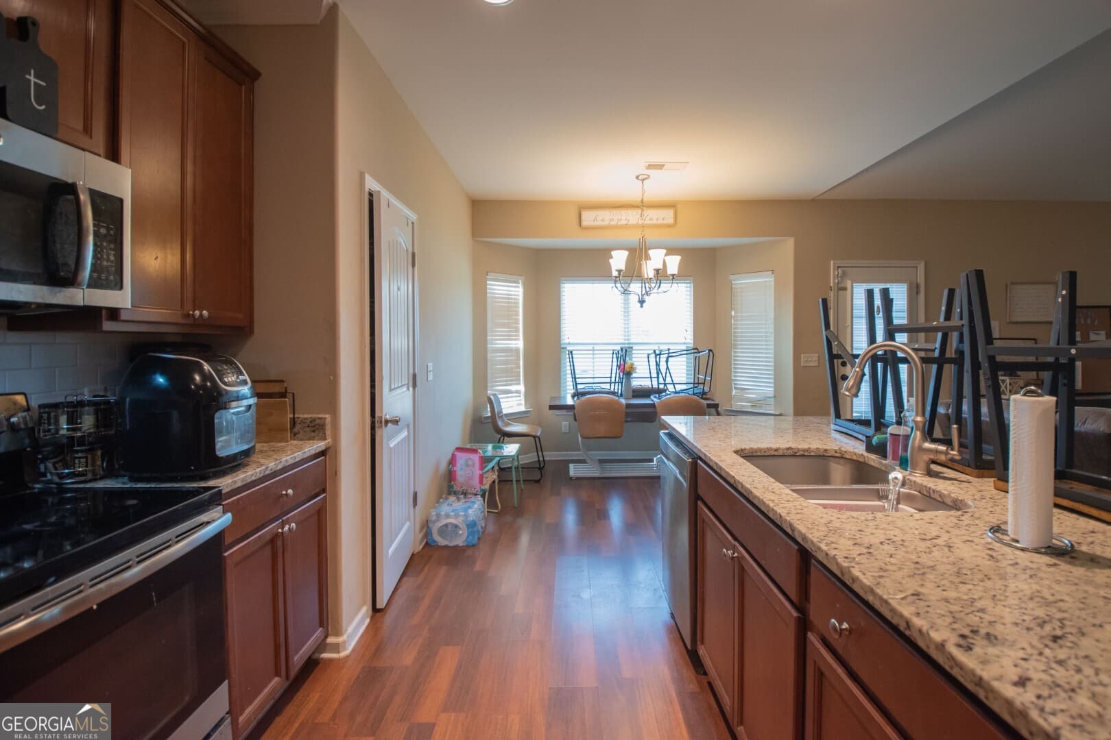 5 bedroom, 3 bathroom, 2,900 sq ft single family residence for sale at 271 Daniel Trent Way, Kingsland, GA 31548 — photo 5