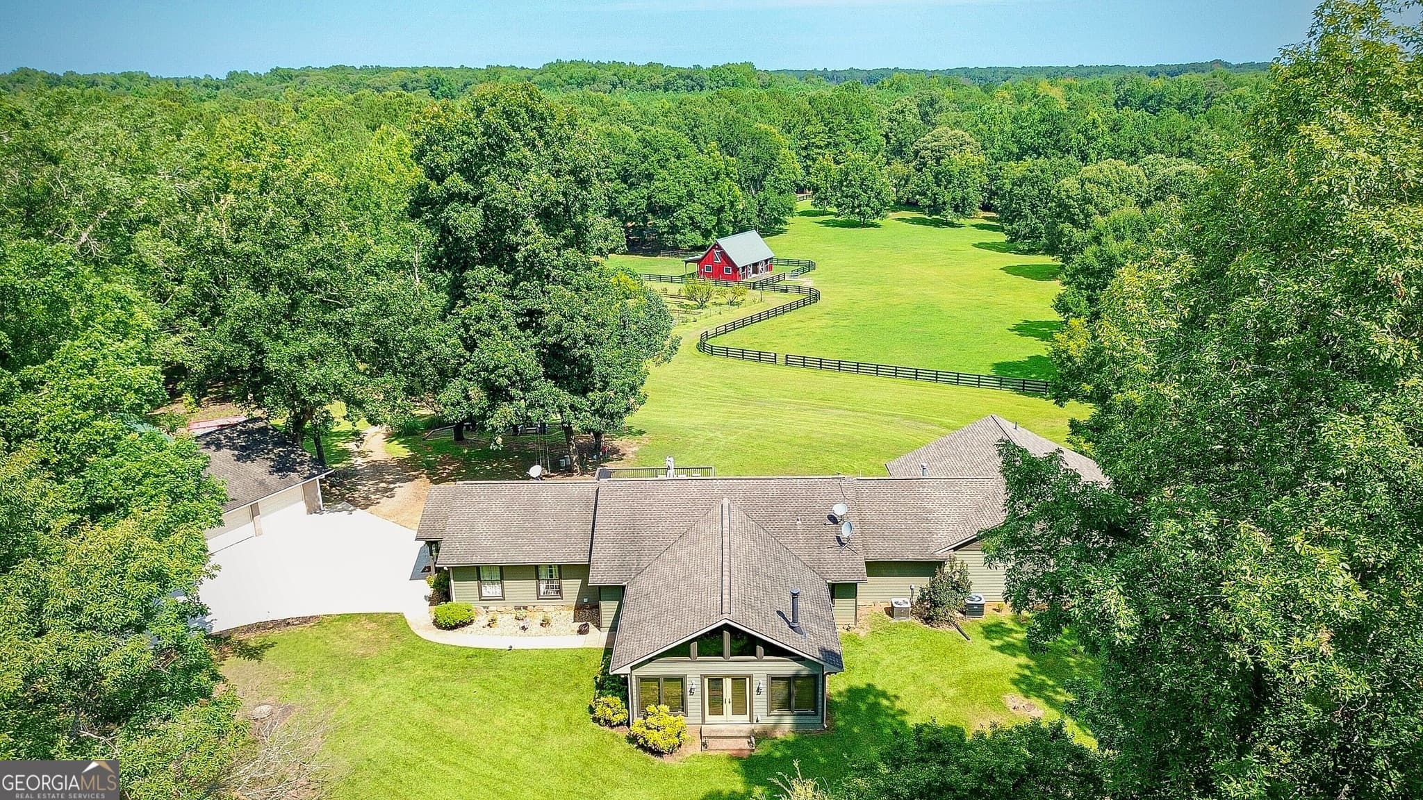 4 bedroom, 3.5 bathroom, 3,922 sq ft single family residence for sale at 792 Fincher Road, Moreland, GA 30259