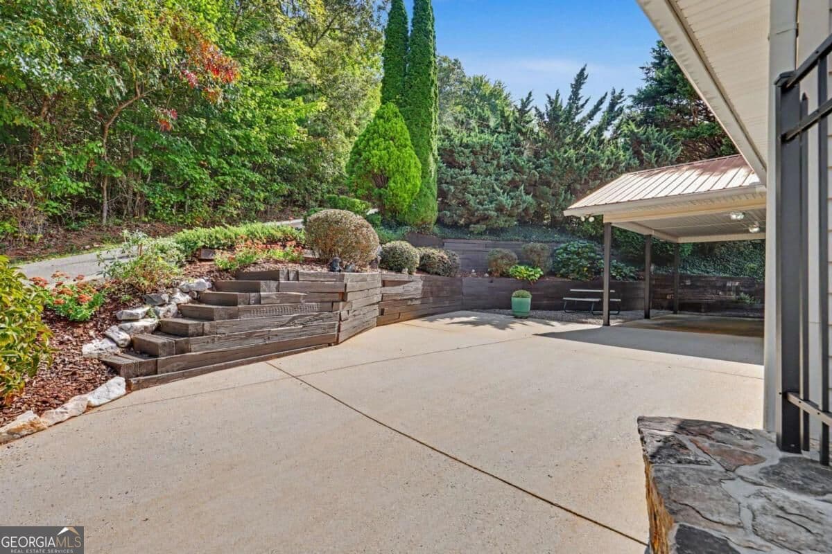 3 bedroom, 3 bathroom, 2,259 sq ft single family residence under contract at 30 Chancey Ridge Drive, Hiawassee, GA 30546 — photo 7