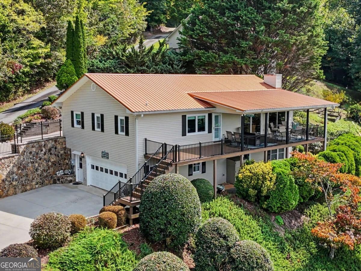 3 bedroom, 3 bathroom, 2,259 sq ft single family residence under contract at 30 Chancey Ridge Drive, Hiawassee, GA 30546 — photo 3