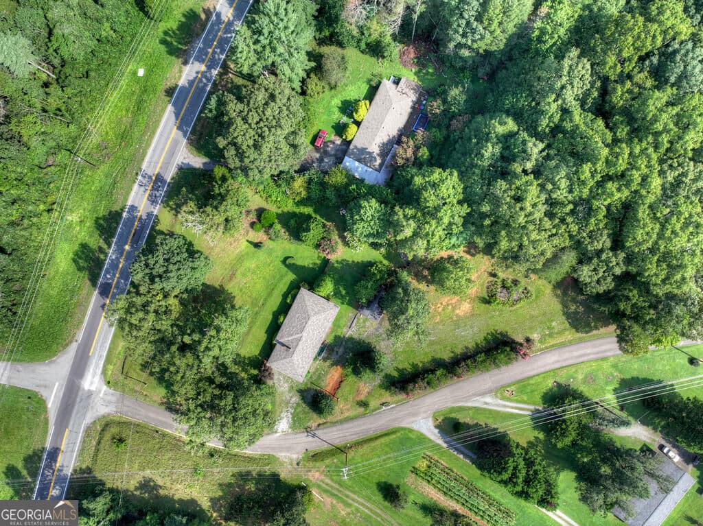 2 bedroom, 2 bathroom, 2,788 sq ft single family residence for sale at 35 E Thomas Road, Blue Ridge, GA 30513 — photo 5