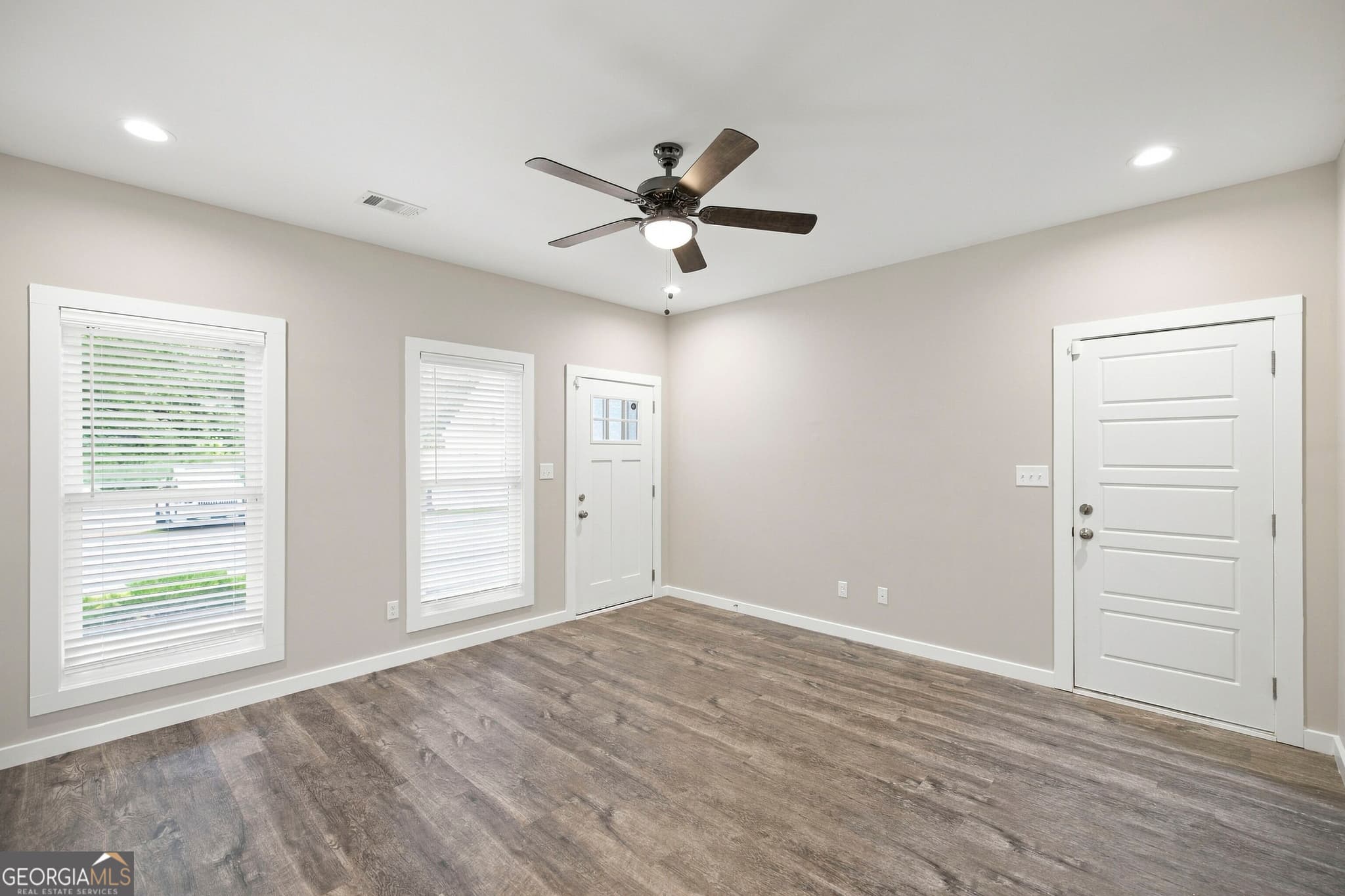 4 bedroom, 2.5 bathroom, 1,692 sq ft single family residence for rent at 110 Leisure Pointe Cove, Warner Robins, GA 31088 for $2,100 a month — photo 5