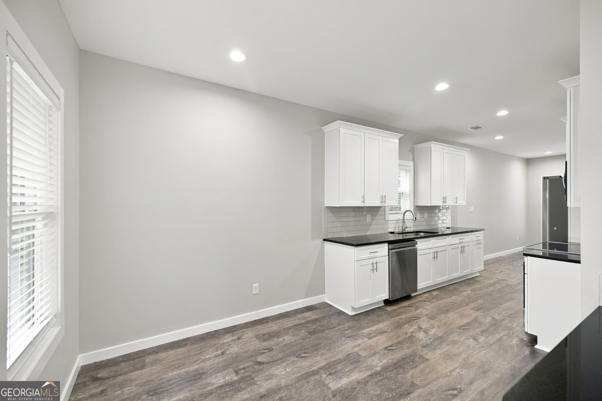4 bedroom, 2.5 bathroom, 1,692 sq ft single family residence for rent at 110 Leisure Pointe Cove, Warner Robins, GA 31088 for $2,100 a month — photo 10