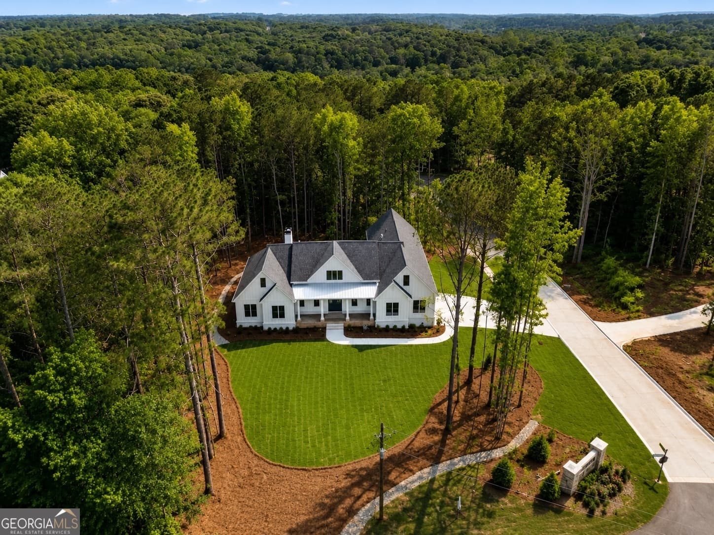 6 bedroom, 4.5 bathroom, 3,700 sq ft single family residence for sale at 36 Alcovy Springs Drive, Monroe, GA 30656 — photo 9