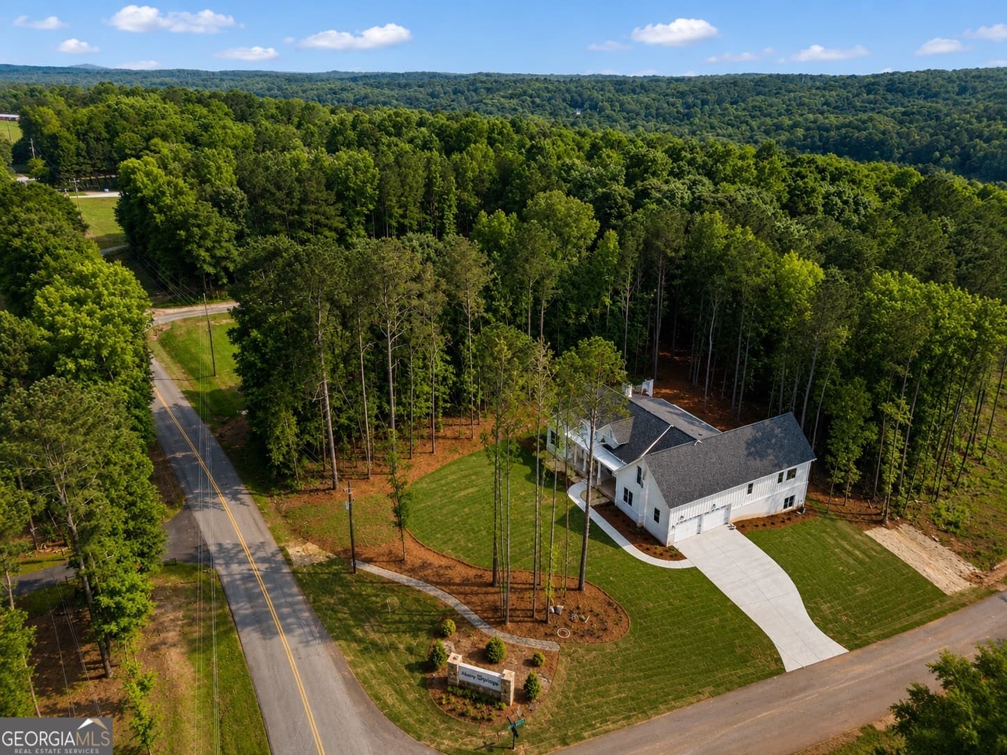 6 bedroom, 4.5 bathroom, 3,700 sq ft single family residence for sale at 36 Alcovy Springs Drive, Monroe, GA 30656 — photo 10