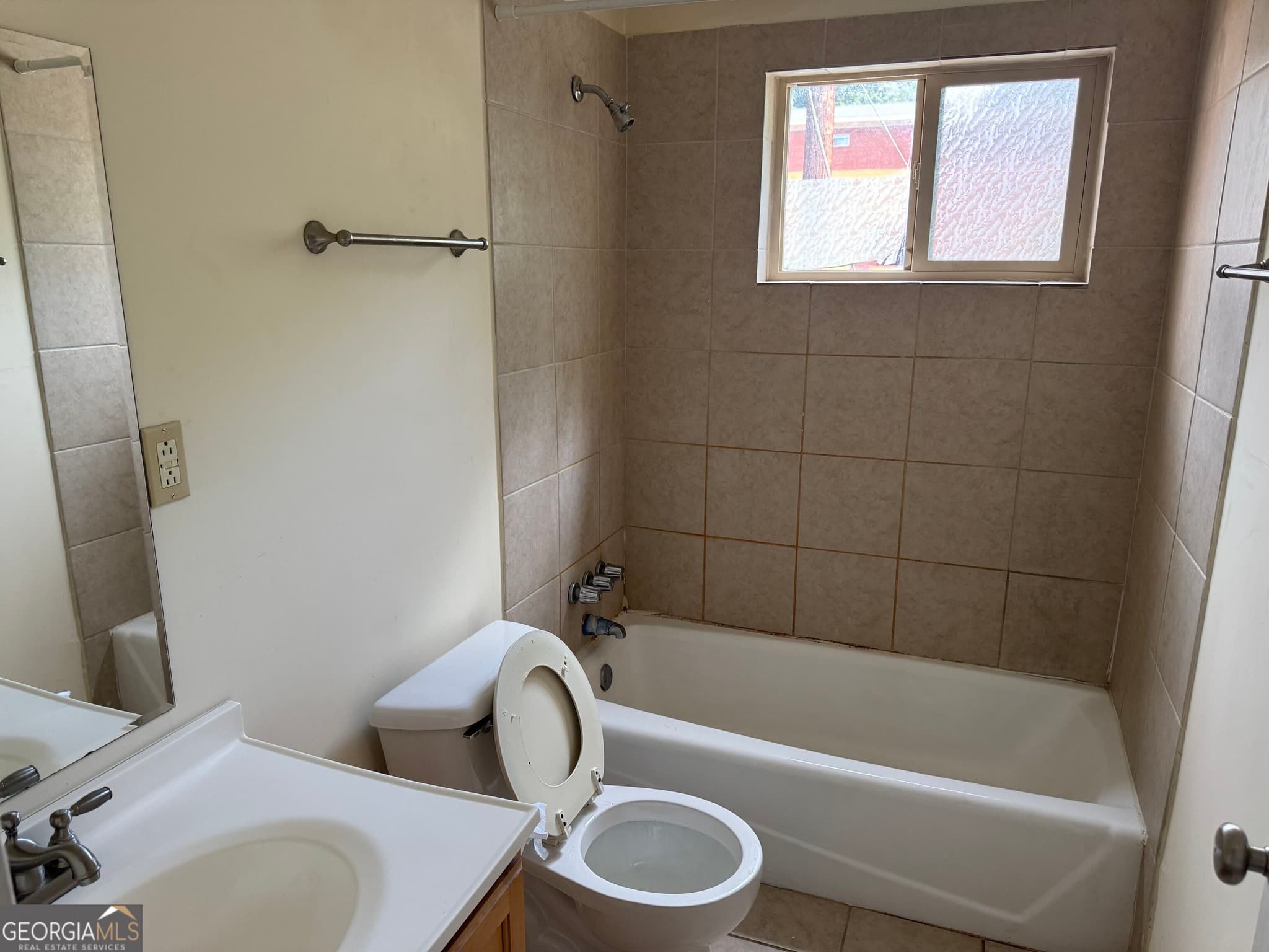 1 bedroom, 1 bathroom, 795 sq ft condominium for sale at 250 Little Street B209, Athens, GA 30605 — photo 9